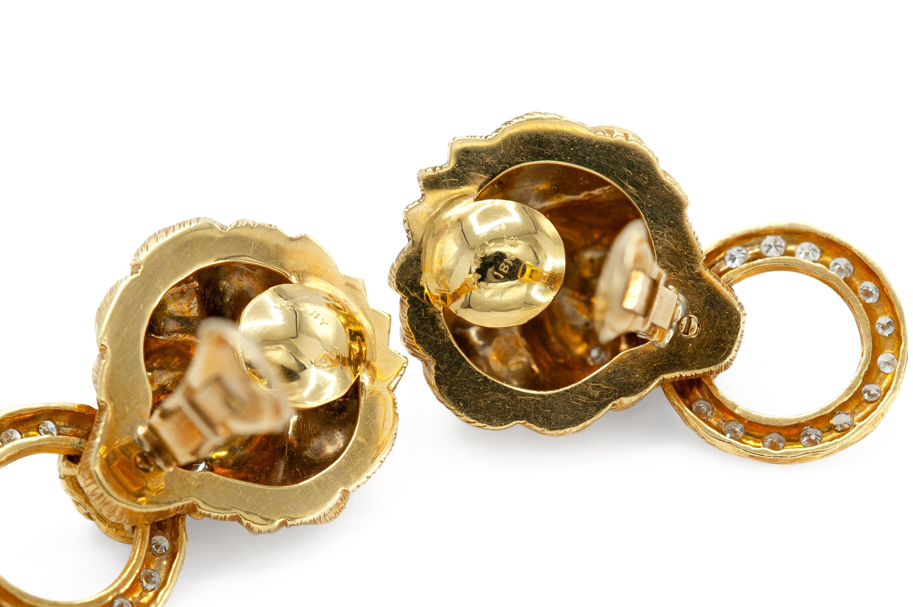 Van Cleef & Arpels Boucles d'oreilles en forme de tête de lion avec diamants Bon état - En vente à New York, NY