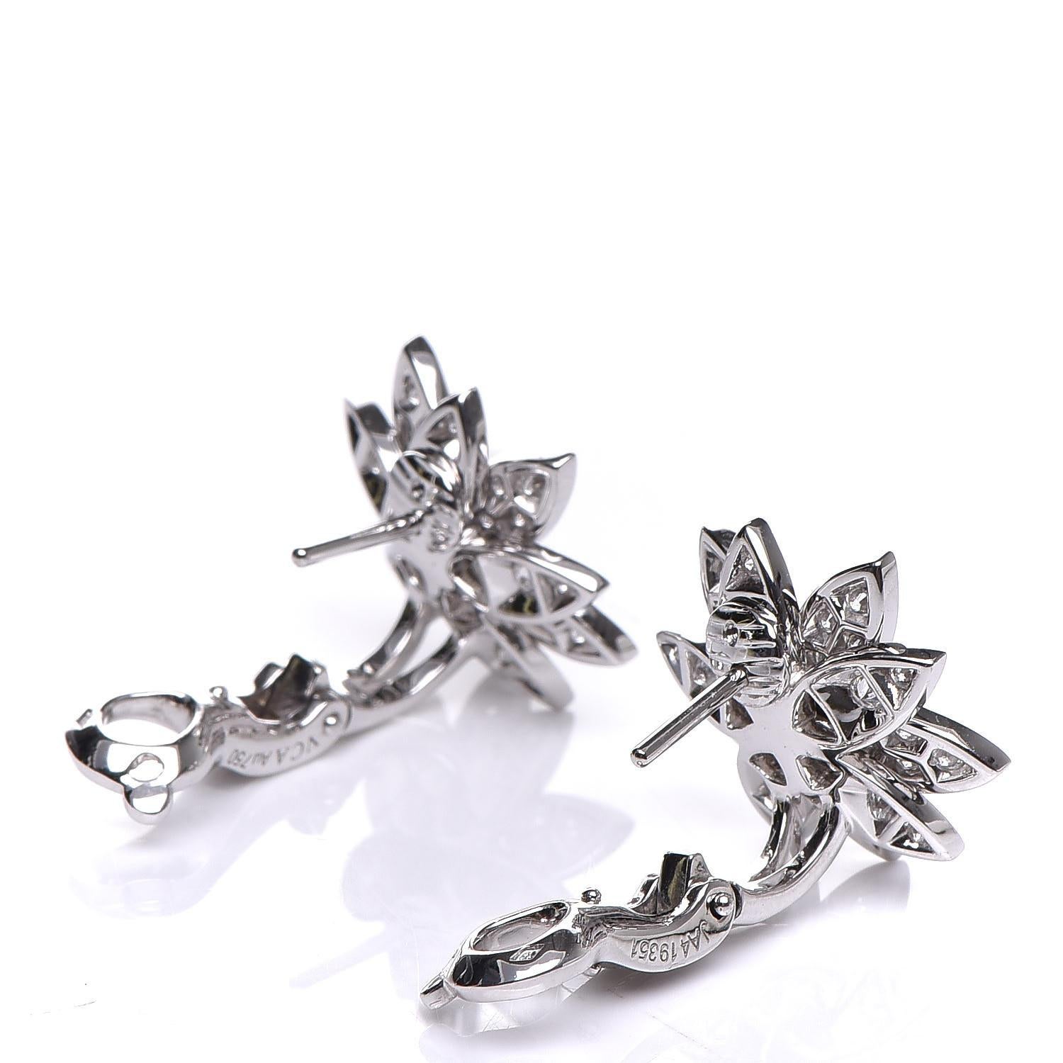 Van Cleef & Arpels Boucles d'oreilles Lotus 3,29 carats de diamants en or blanc 18K Neuf - En vente à Chicago, IL