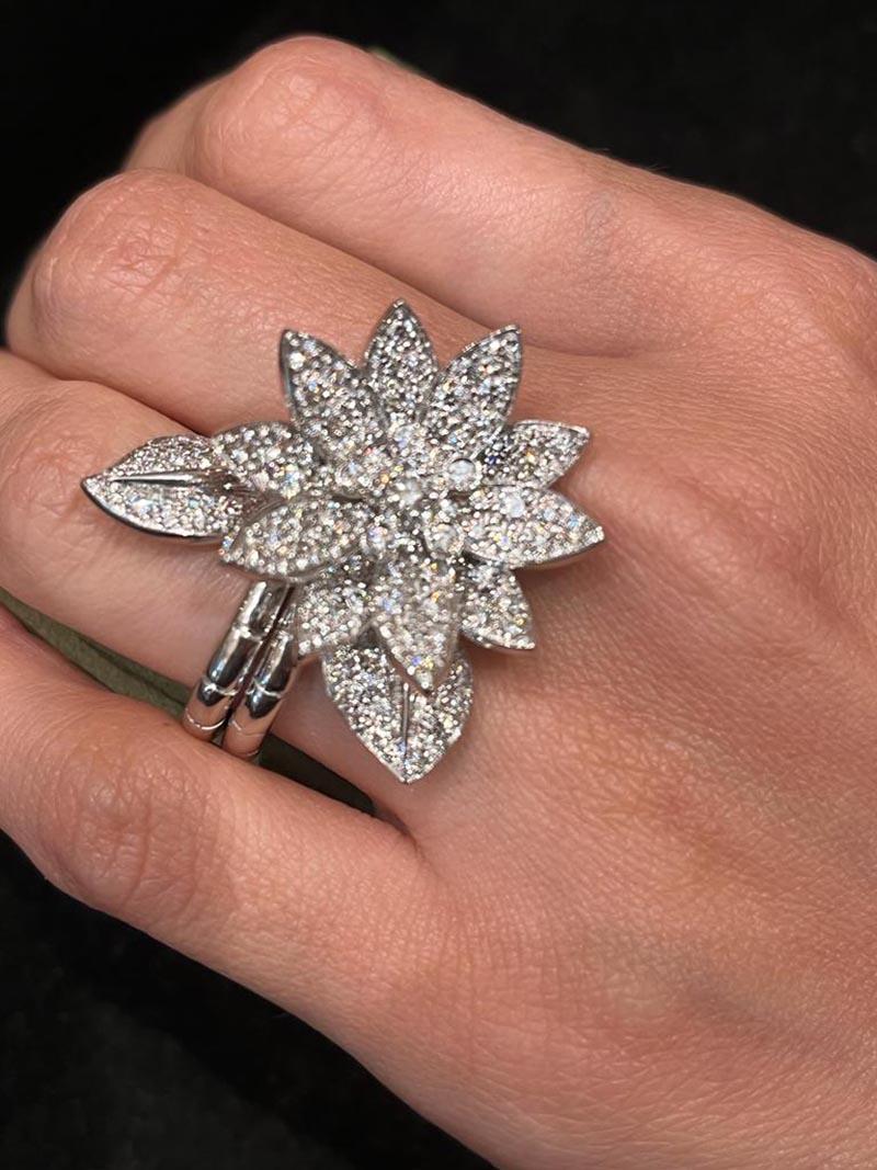 Brilliant Cut Van Cleef & Arpels Diamond Lotus Between the Finger Ring set in 18k White Gold
