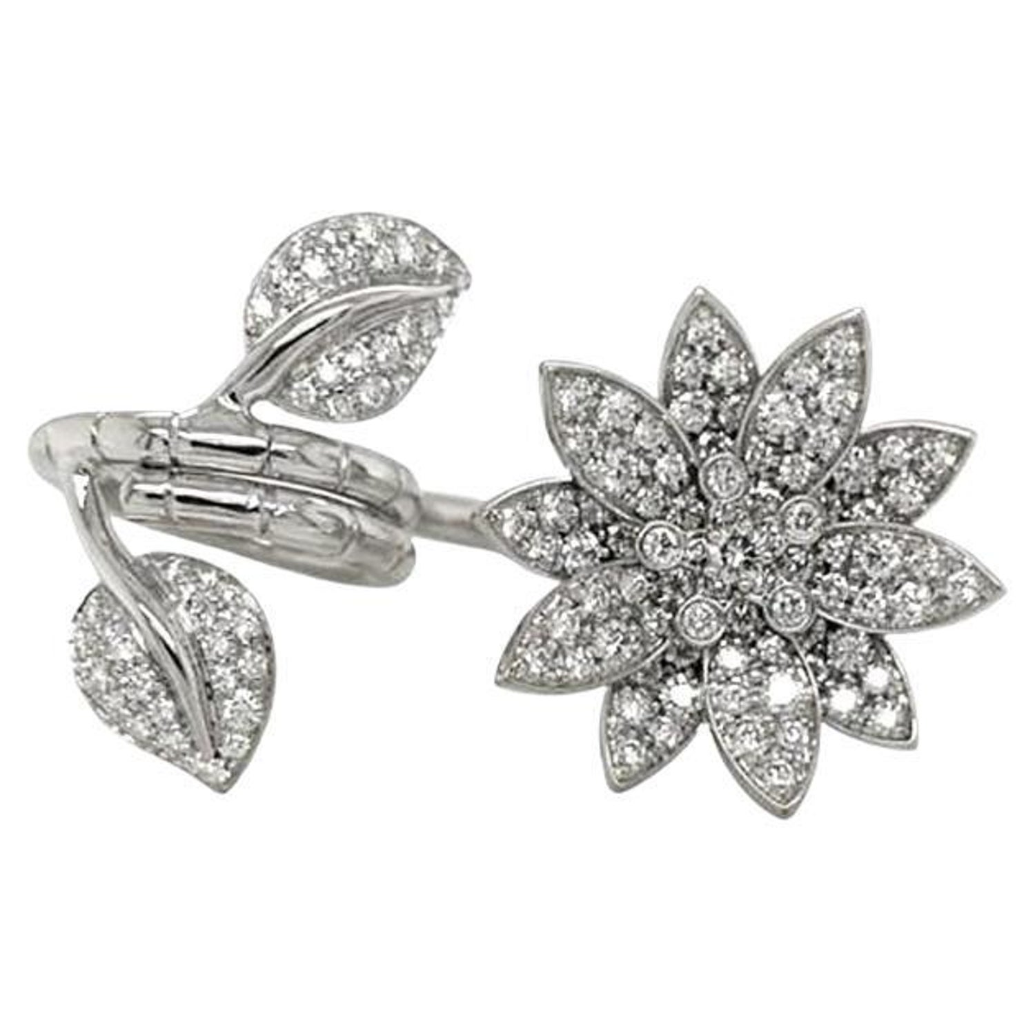 Van Cleef and Arpels Diamond Lotus Between the Finger Ring set in 18k White  Gold For Sale at 1stDibs