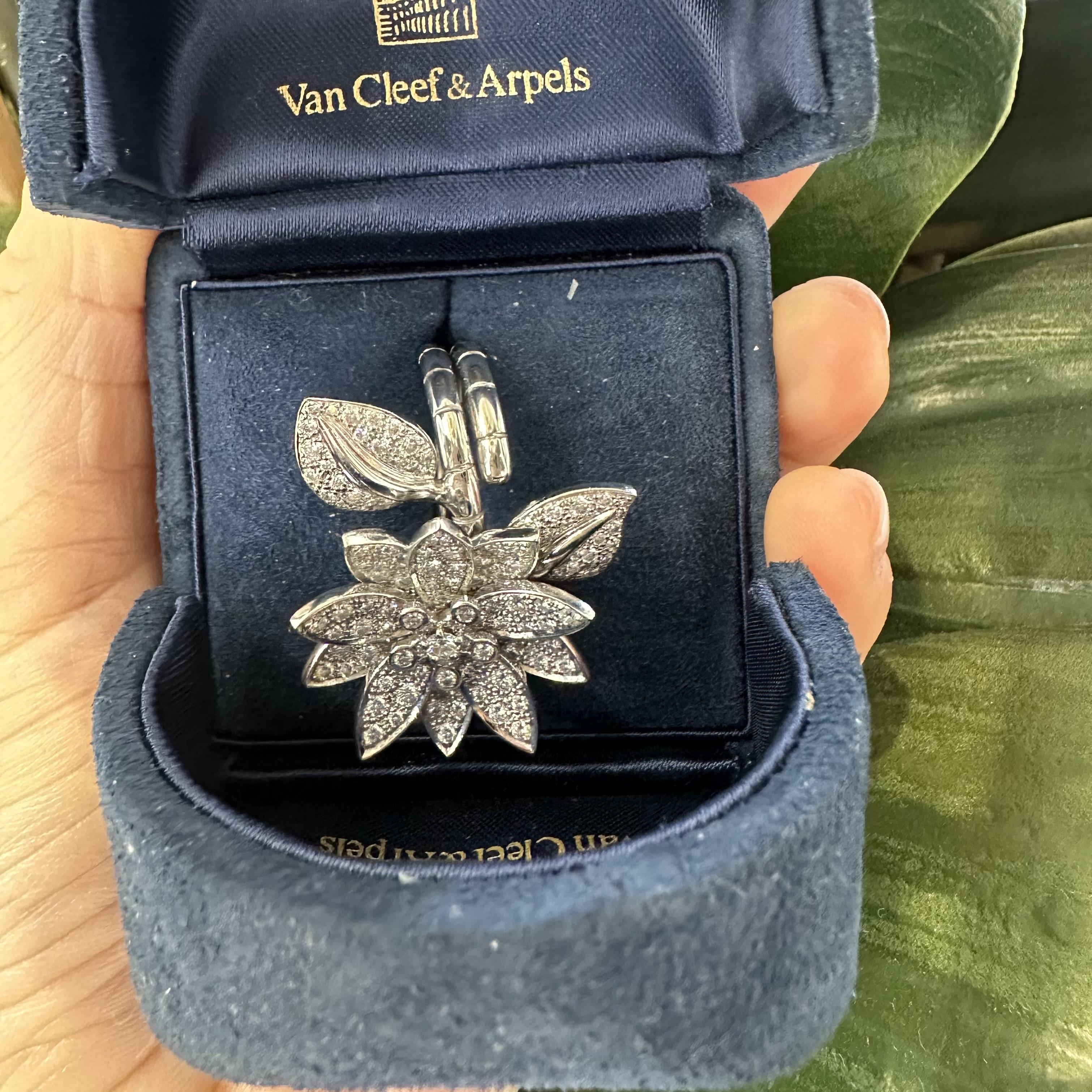 Women's Van Cleef & Arpels Lotus Between the Finger Ring, Size 52