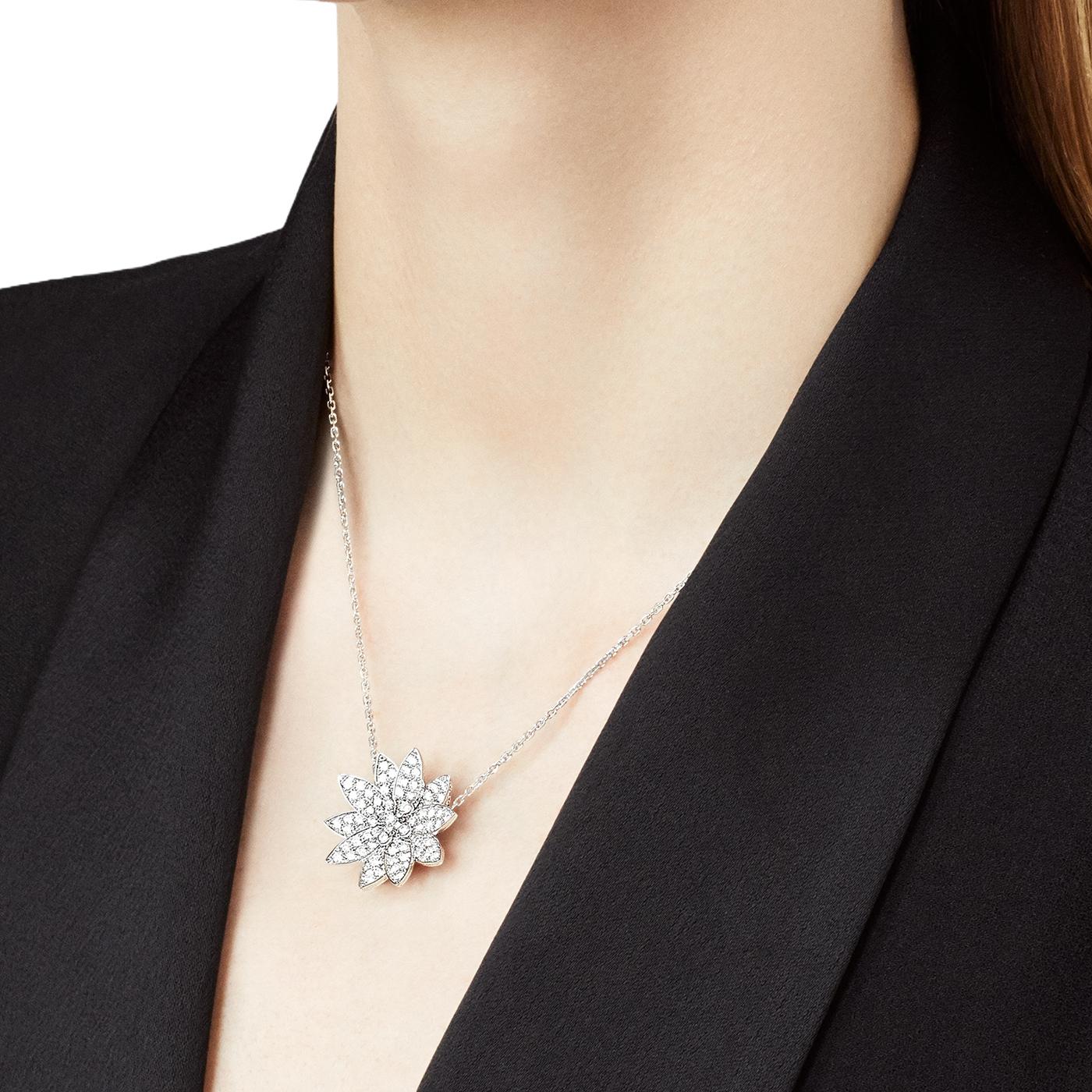 Van Cleef & Arpels Lotus Clip Pendant Medium Model In 18K White Gold For Sale 10