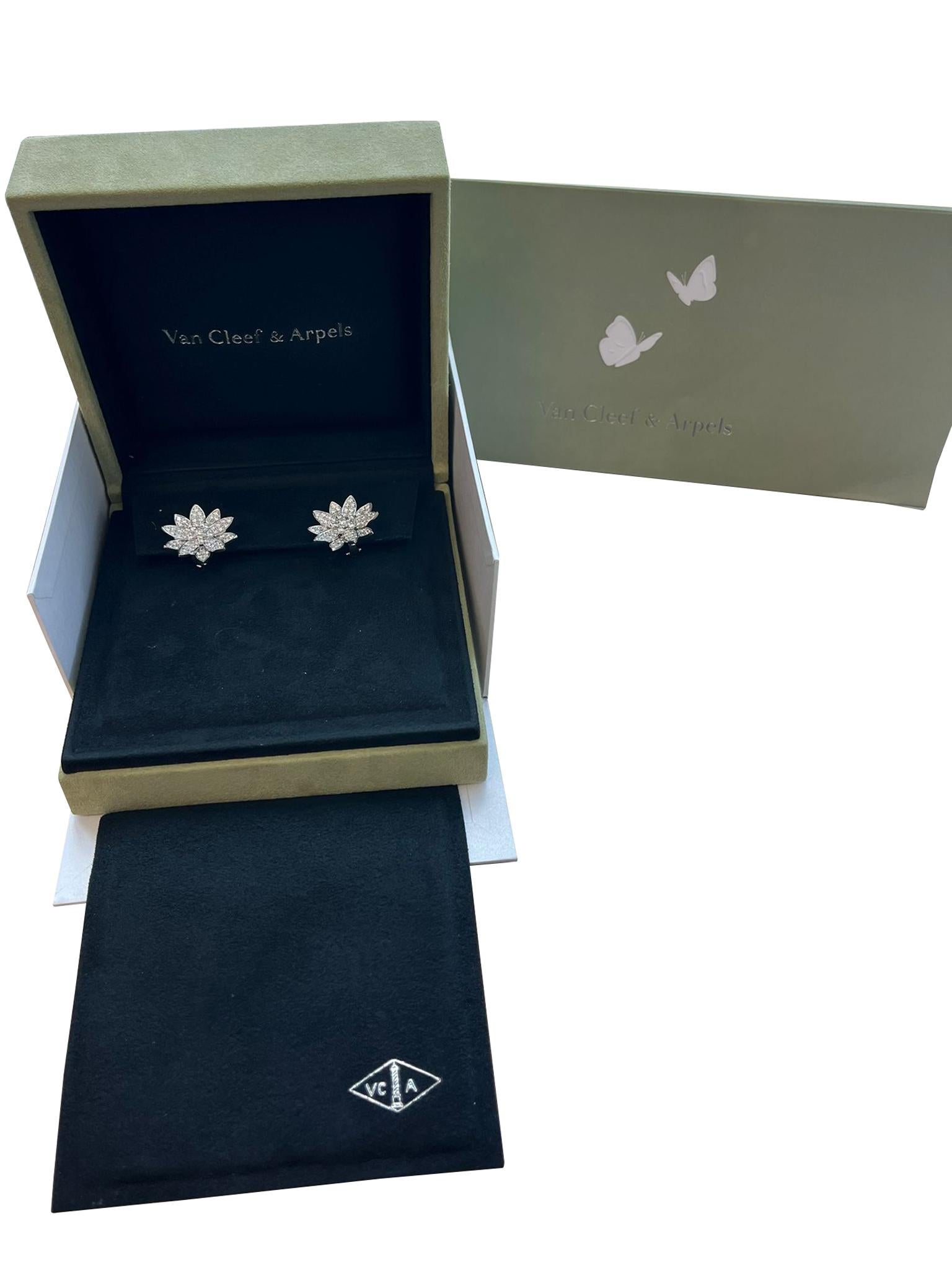 Modernist Van Cleef & Arpels Lotus Earrings Medium Model in 18K White Gold For Sale