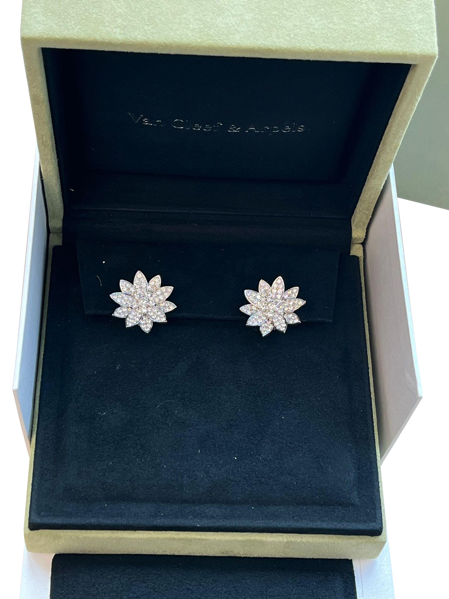 Women's Van Cleef & Arpels Lotus Earrings Medium Model in 18K White Gold For Sale