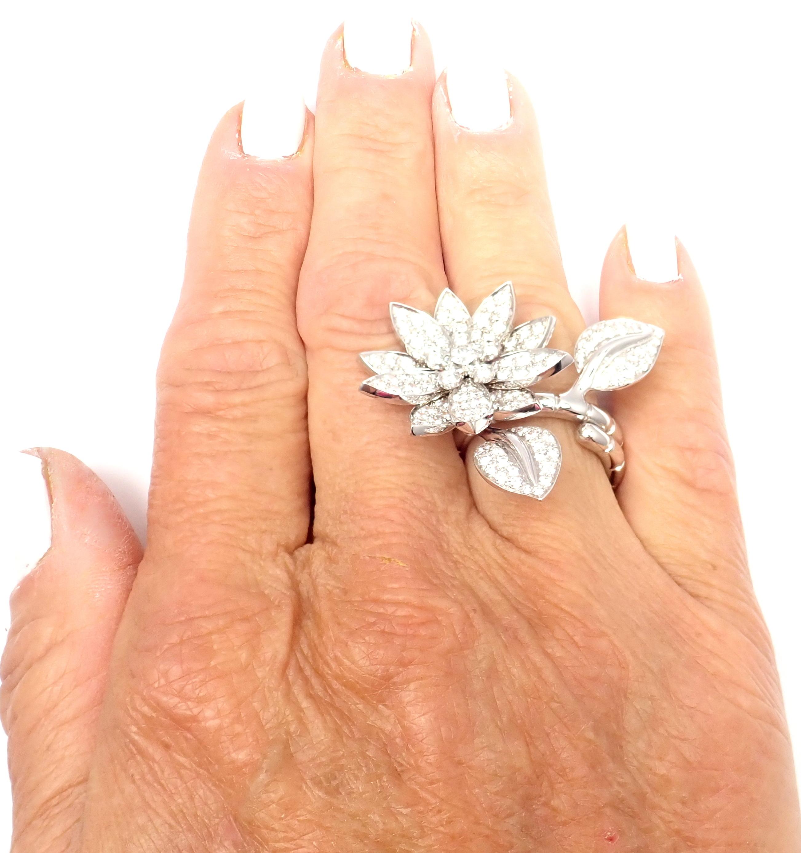 Van Cleef & Arpels Lotus Flower Diamond White Gold Between the Finger Ring In Excellent Condition In Holland, PA