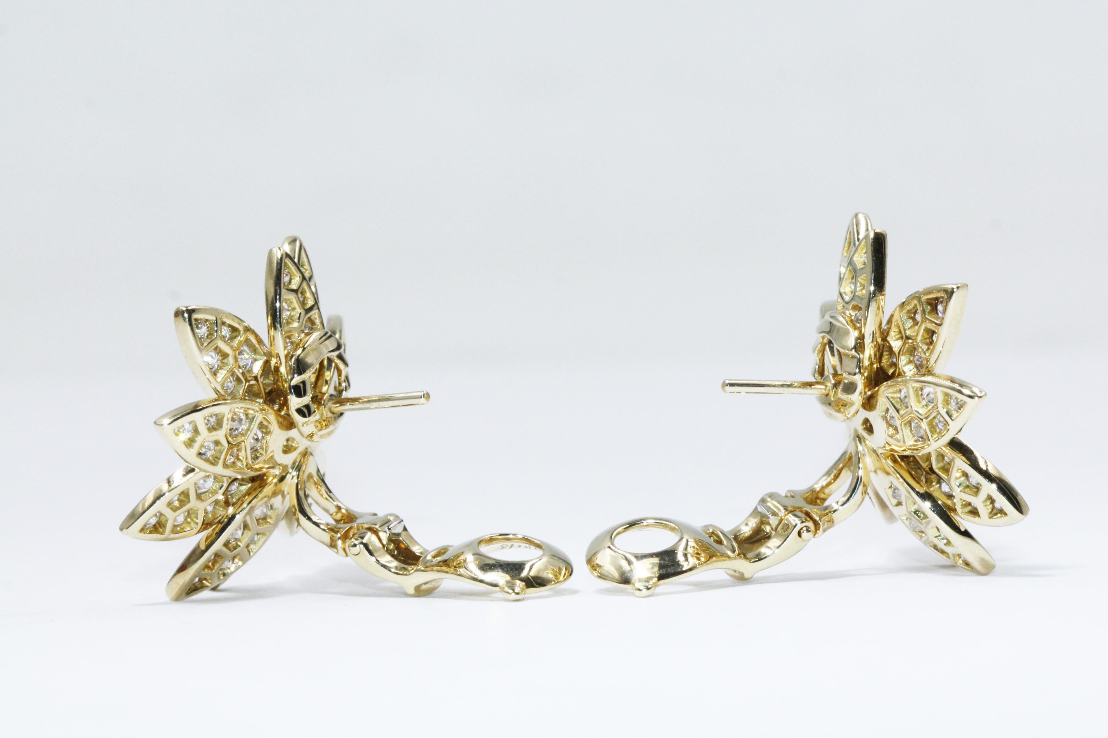 Women's Van Cleef & Arpels Lotus Medium Model Rose Gold with Diamond Earrings For Sale