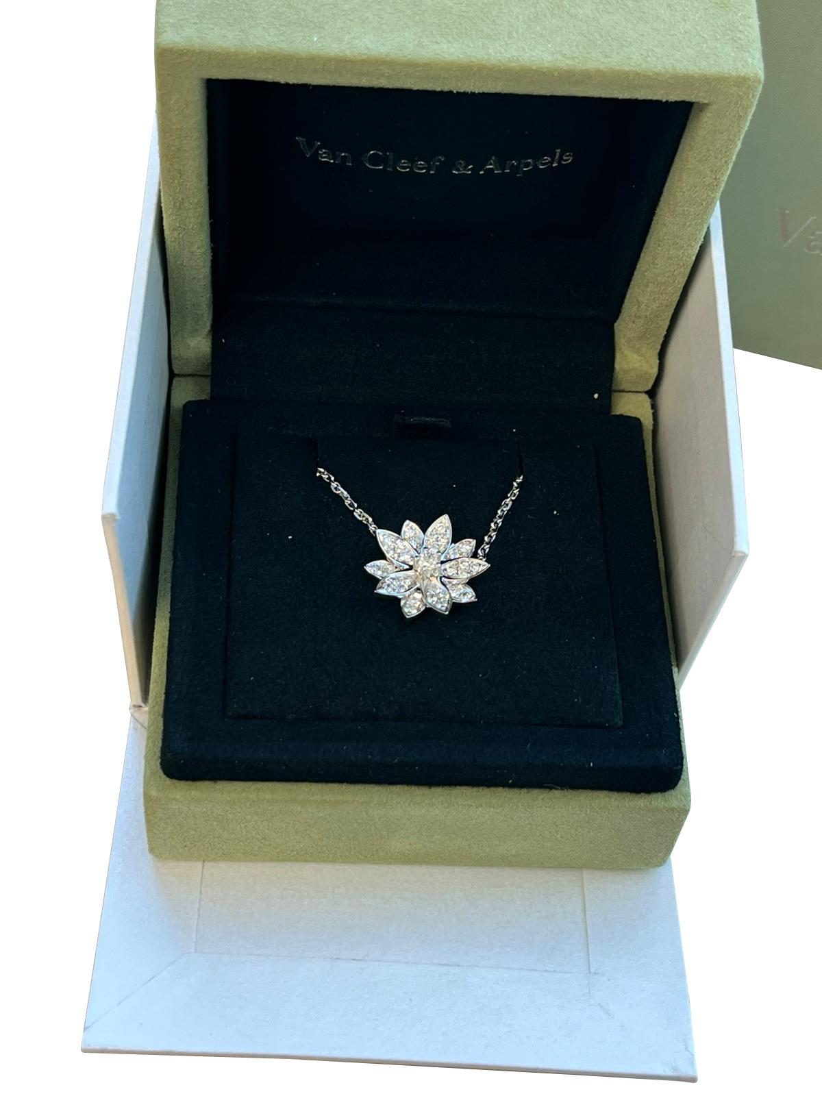 Van Cleef & Arpels Lotus Pendant Small Model In 18K White Gold For Sale 4