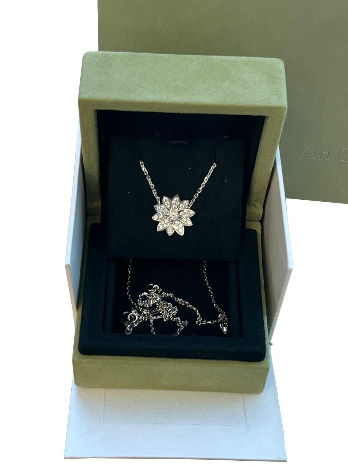 Van Cleef & Arpels Lotus Pendant Small Model In 18K White Gold For Sale 3