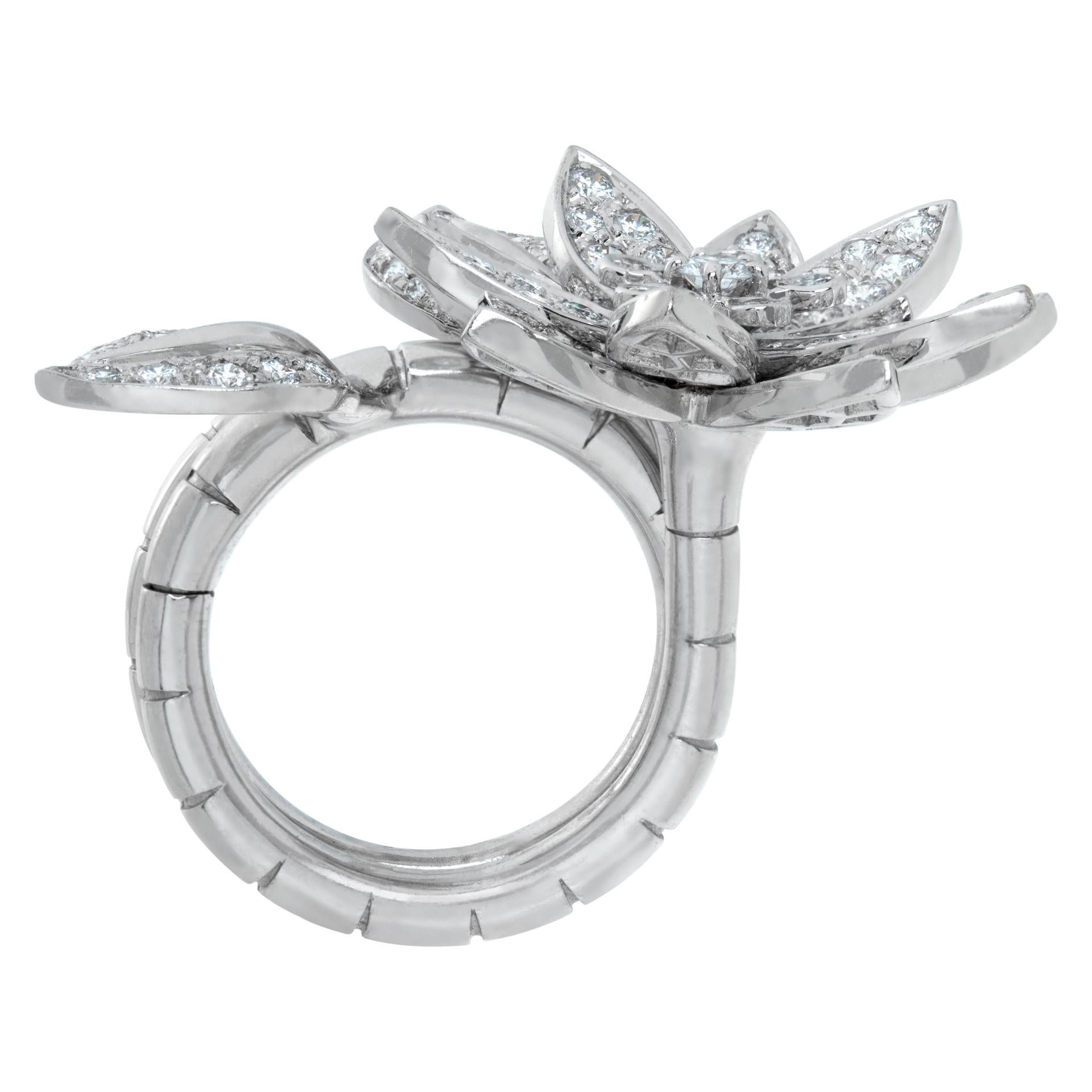 Van Cleef & Arpels Lotus Ring in 18k White Gold with Diamonds In Excellent Condition In Surfside, FL