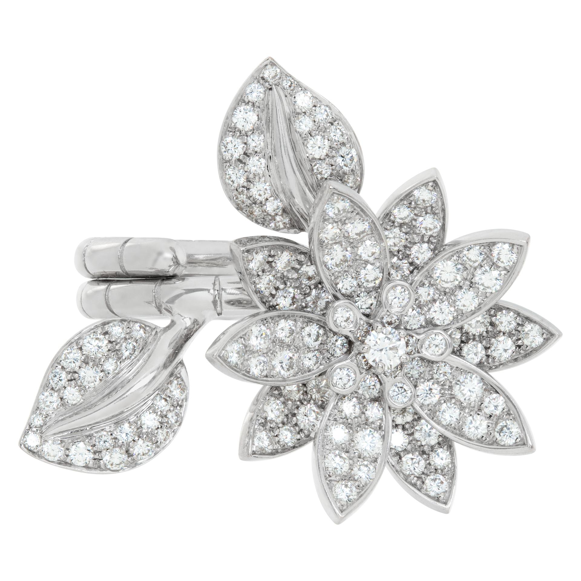 Women's Van Cleef & Arpels Lotus Ring in 18k White Gold with Diamonds