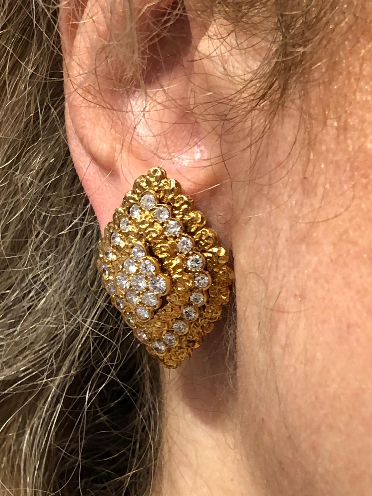 Van Cleef & Arpels Paris Vintage Collection Lozenge Motifs Diamond Gold Earrings In Excellent Condition For Sale In New York, NY