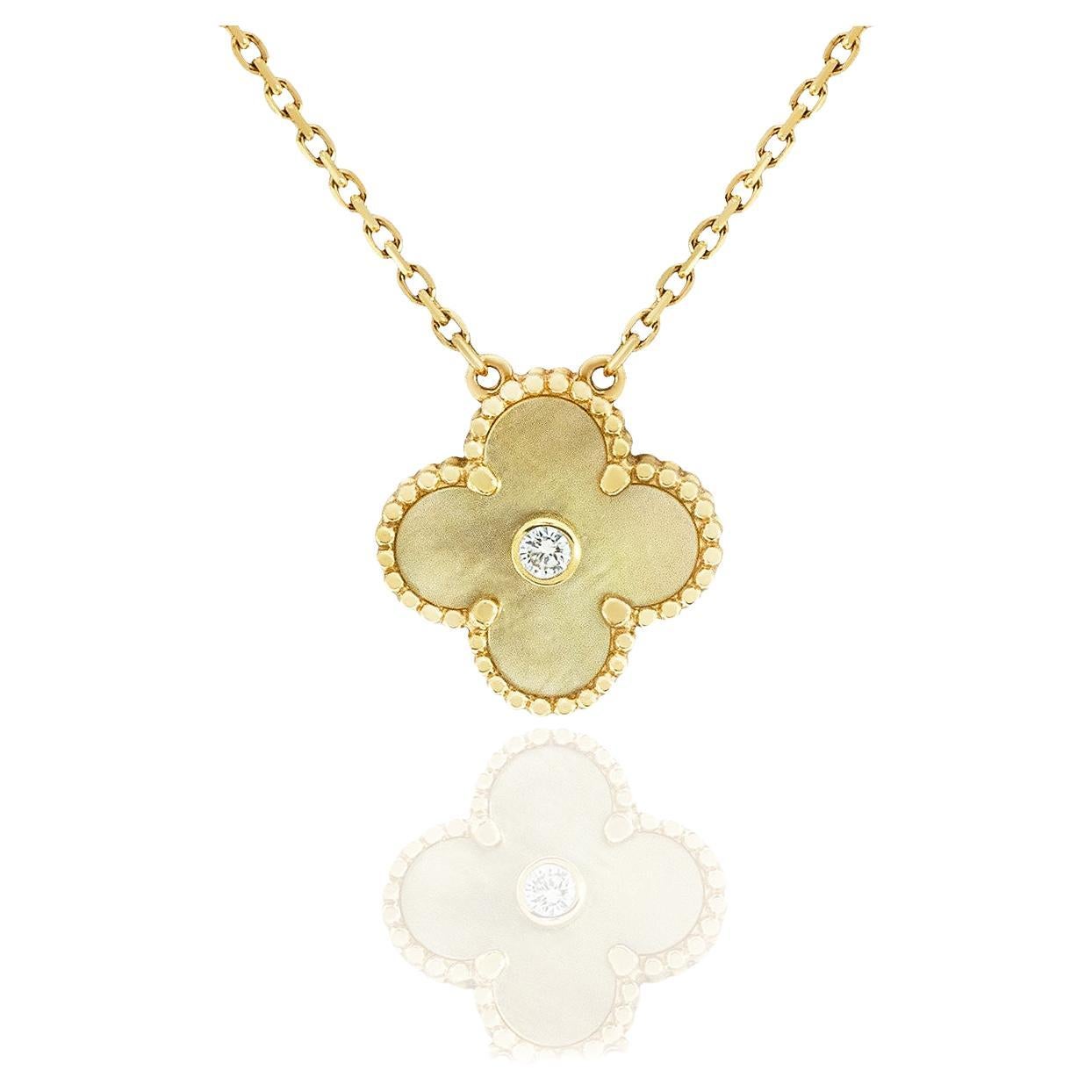 Van Cleef & Arpels Ltd Ed 2018 Gold Mother of Pearl Vintage Alhambra Pendant For Sale