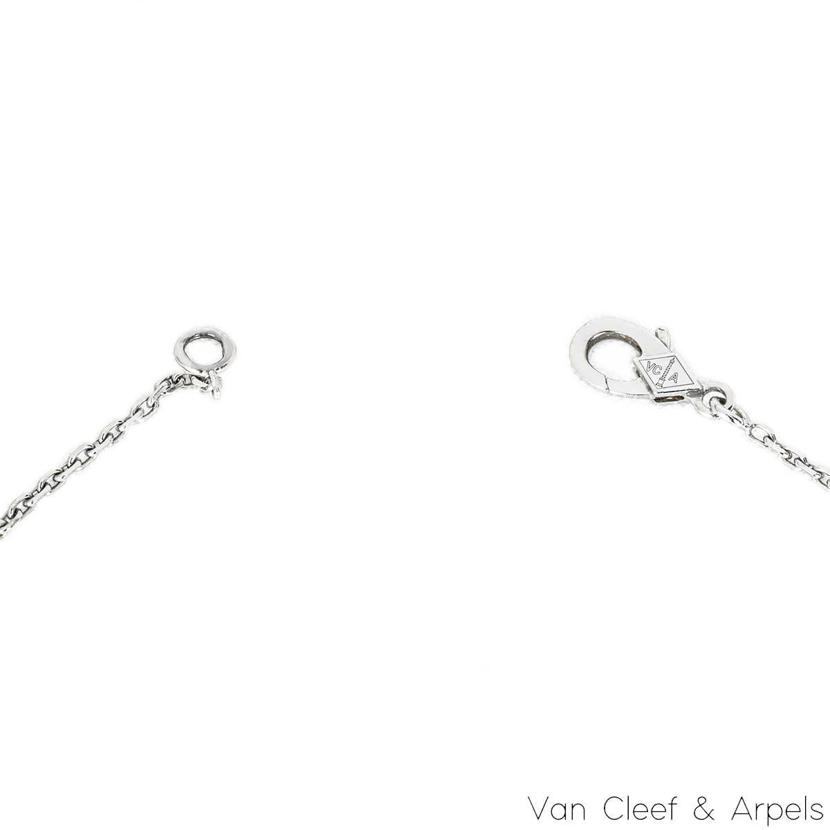 Donna Van Cleef & Arpels Ltd Ed 2020 Ciondolo Guilloche Alhambra in oro bianco VCARP6L800 in vendita
