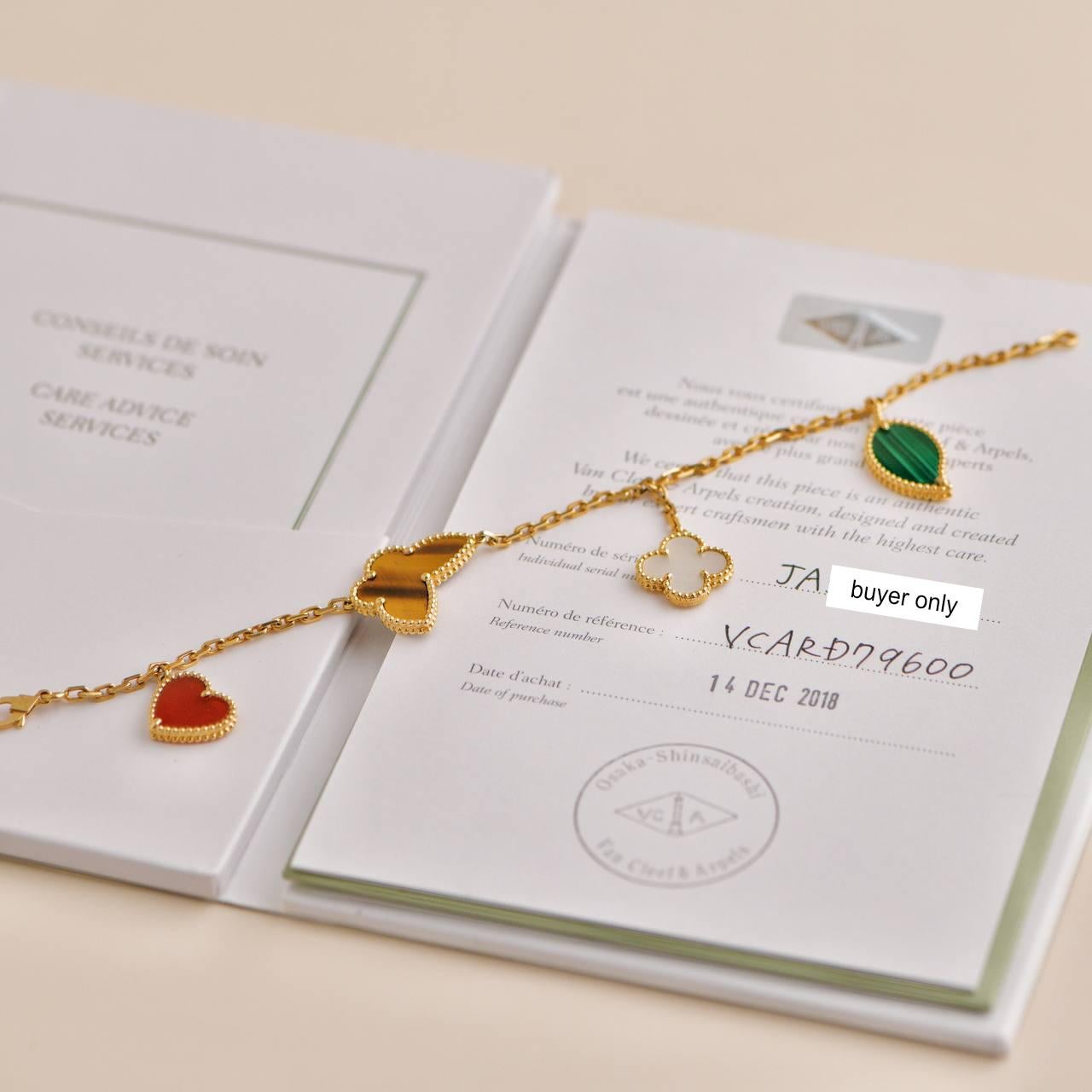 Van Cleef & Arpels Bracelet Lucky Alhambra en or jaune à 4 motifs Excellent état à Banbury, GB