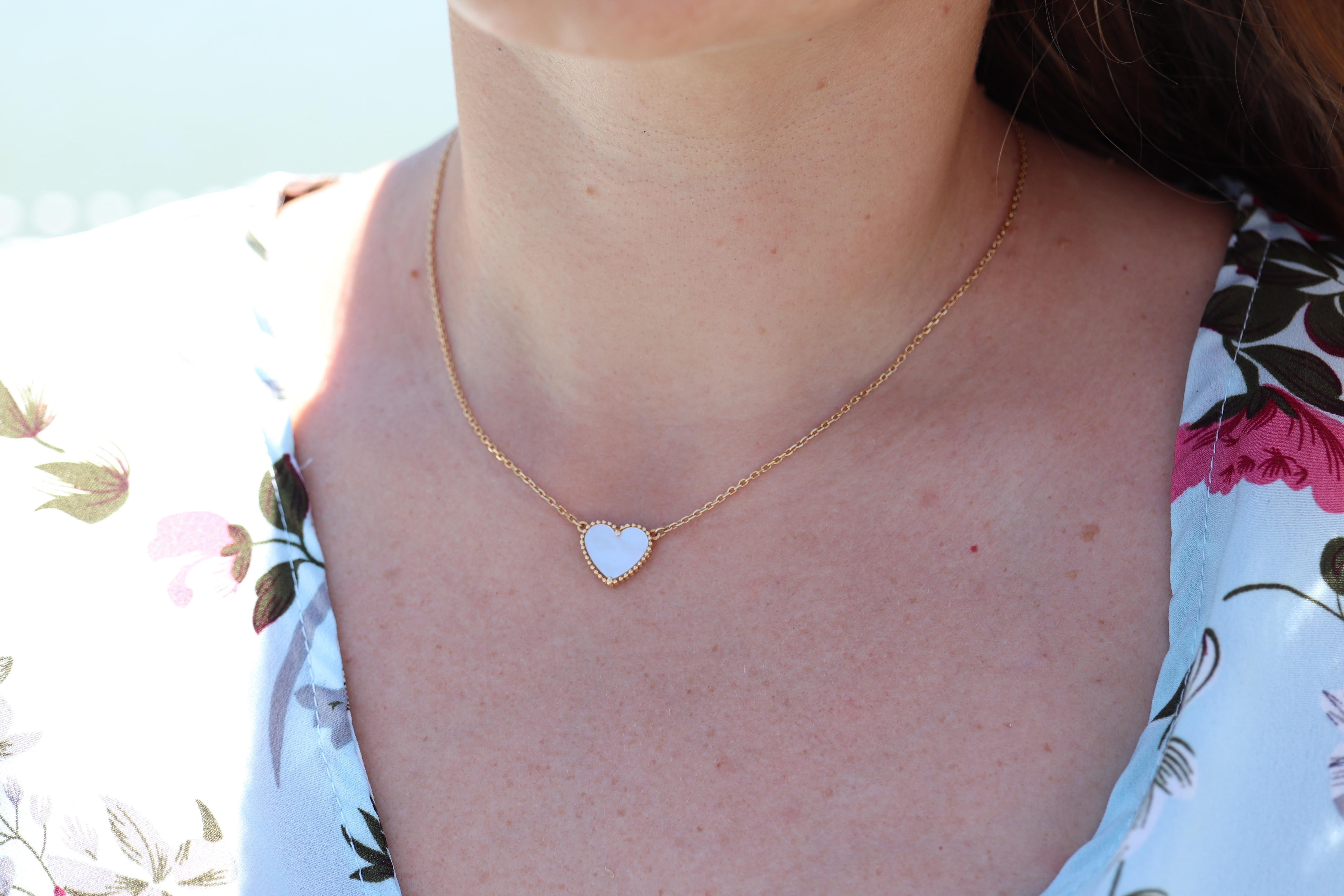 Moderno Collana Van Cleef & Arpels Lucky Alhambra. Ciondolo a forma di cuore con conchiglia VCA 18k YG autentico in vendita