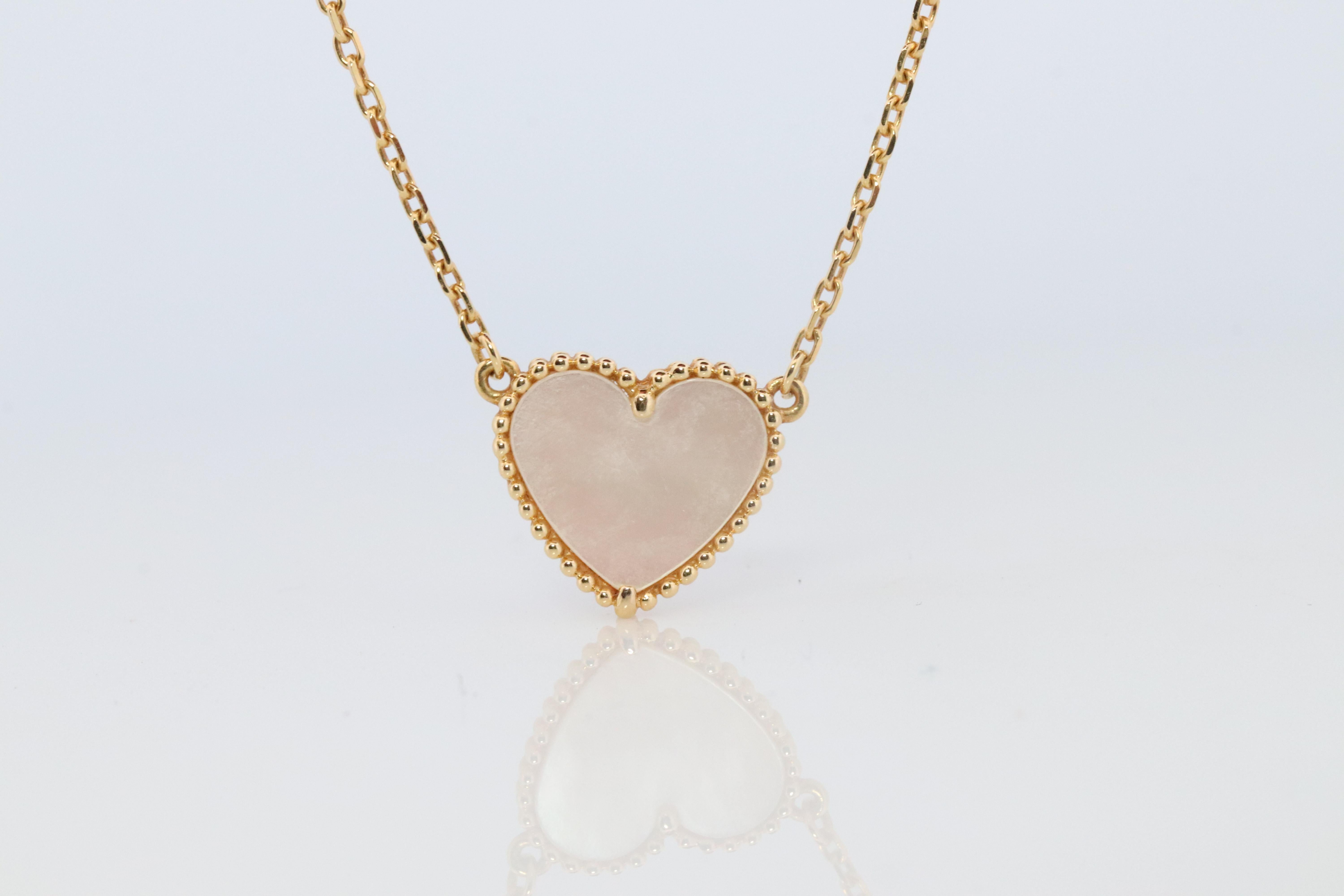 Taglio rotondo Collana Van Cleef & Arpels Lucky Alhambra. Ciondolo a forma di cuore con conchiglia VCA 18k YG autentico in vendita