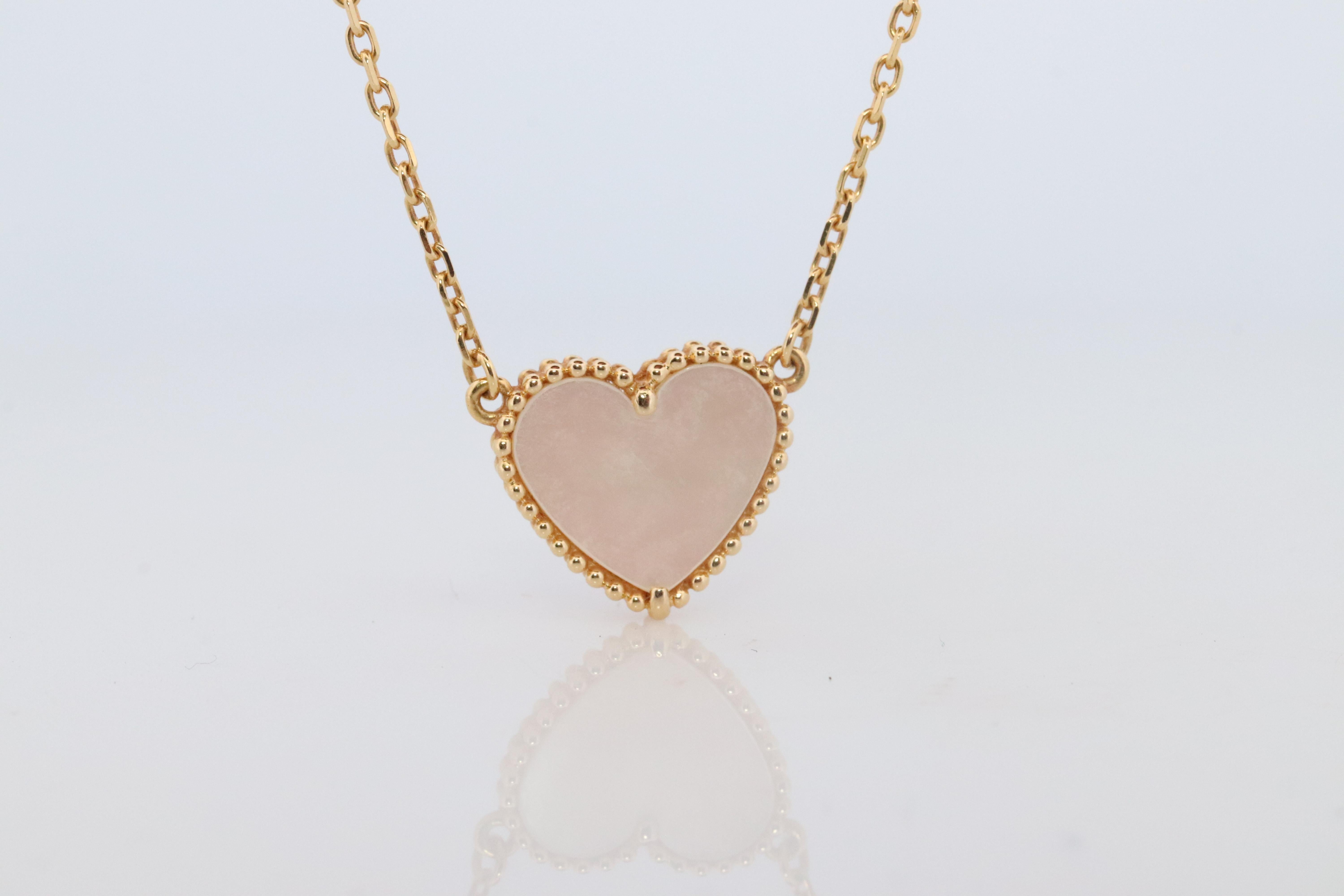 Collana Van Cleef & Arpels Lucky Alhambra. Ciondolo a forma di cuore con conchiglia VCA 18k YG autentico In condizioni buone in vendita a Port Charlotte, FL