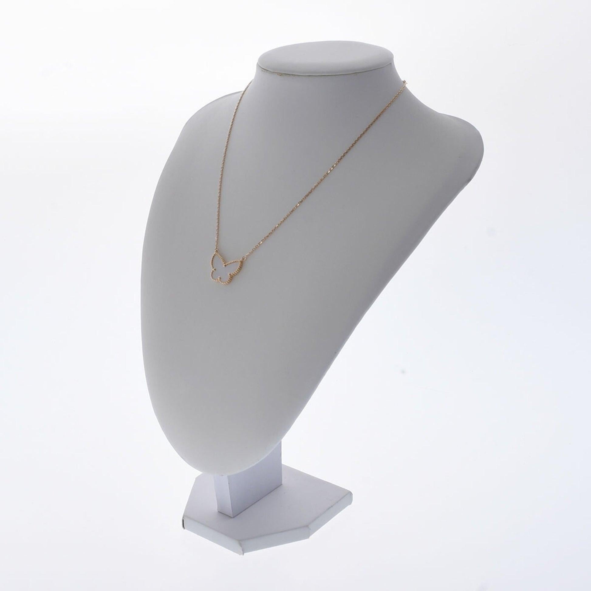 Van Cleef & Arpels Lucky Alhambra Necklace in 18K Yellow Gold For Sale 4