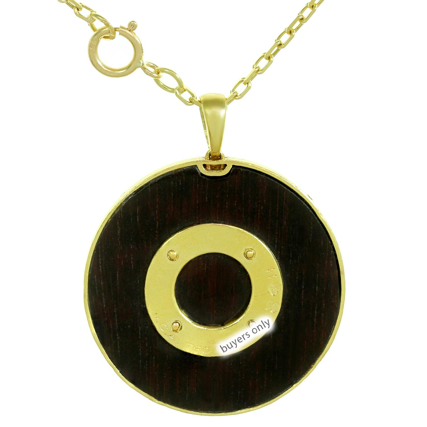 Van Cleef & Arpels Lucky Clover Wood Yellow Gold Pendant Necklace 2