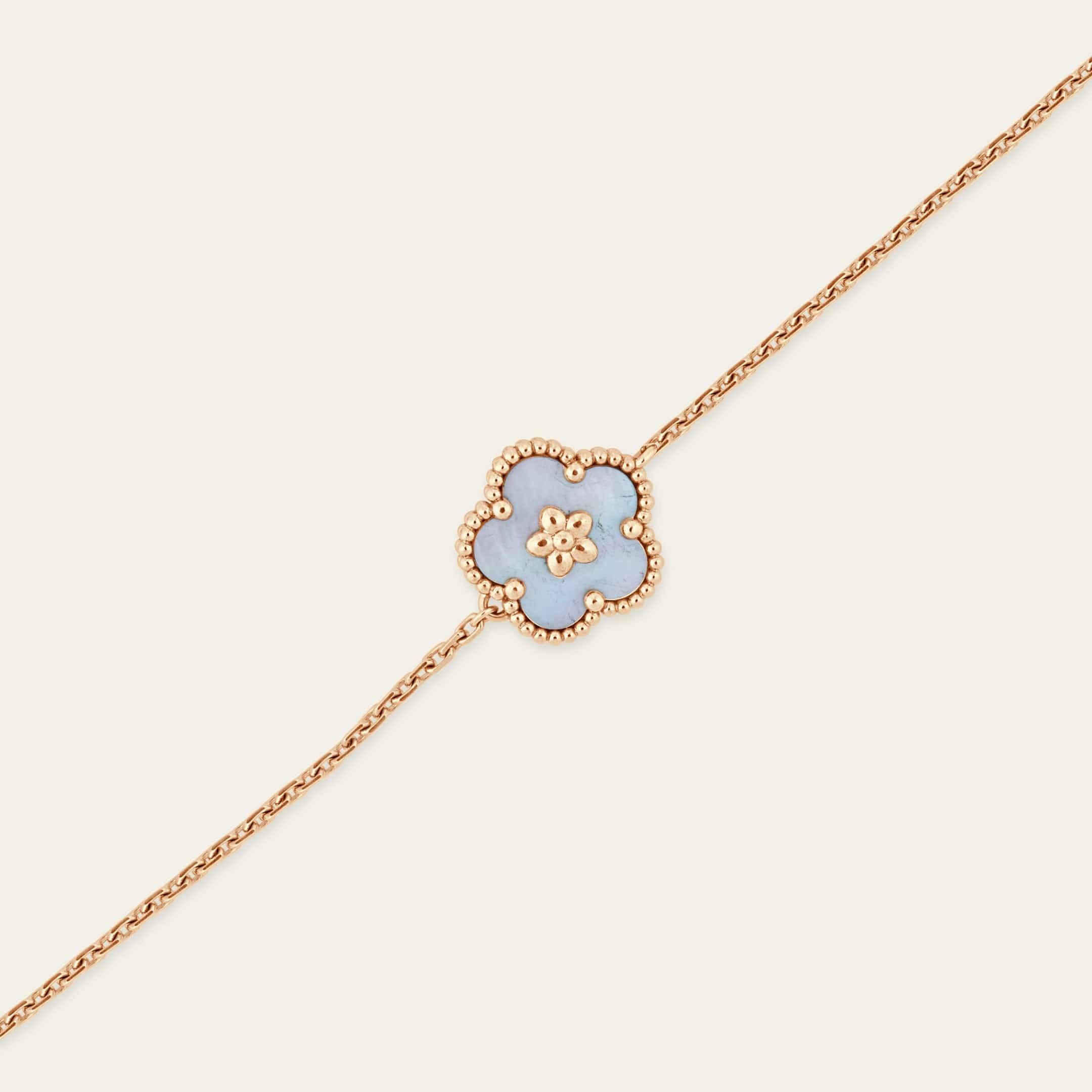 Contemporain Van Cleef & Arpels Bracelet Lucky Spring Fleur de prunier en vente