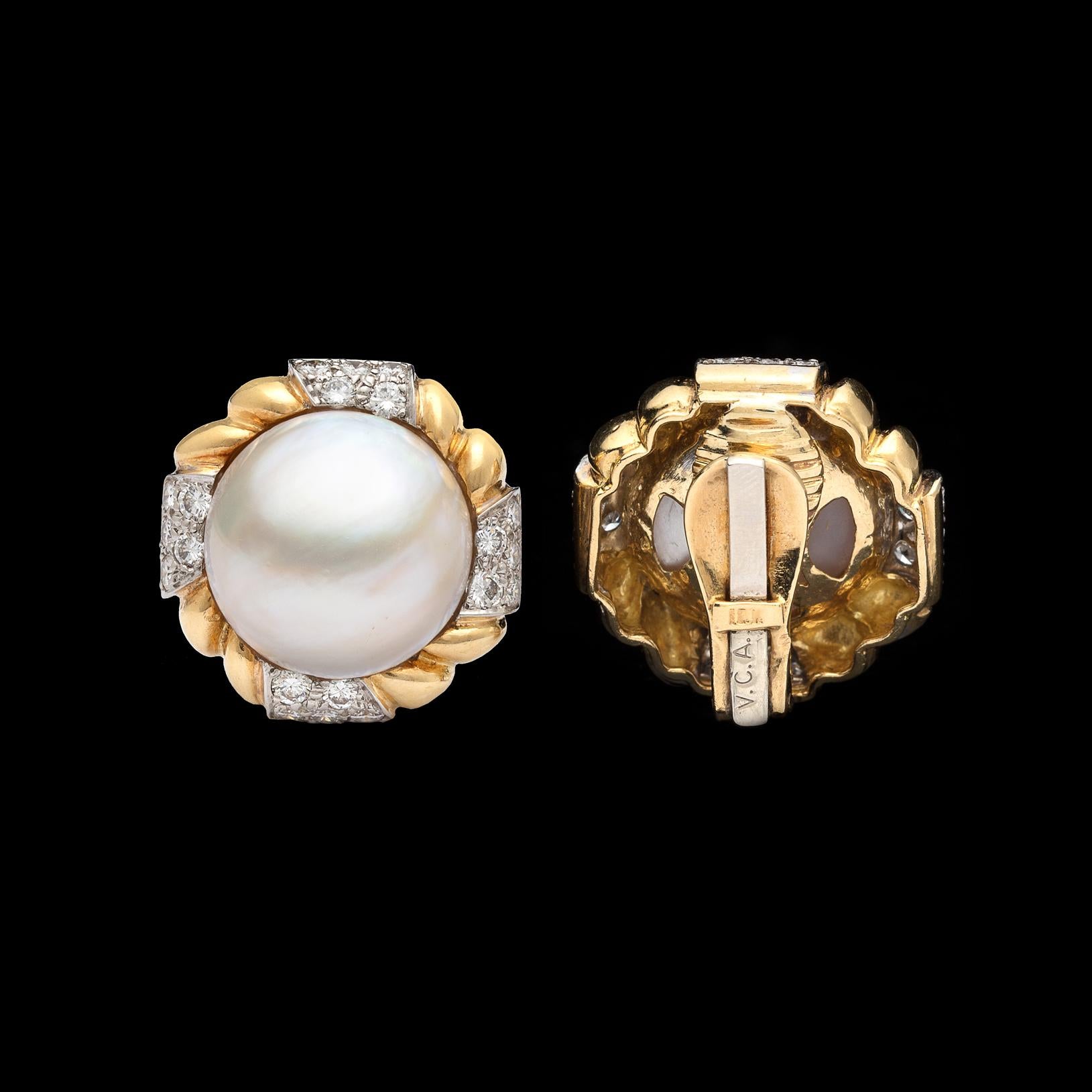 Clips d'oreilles en perles Mabé et diamants de Van Cleef & Arpels Pour femmes en vente