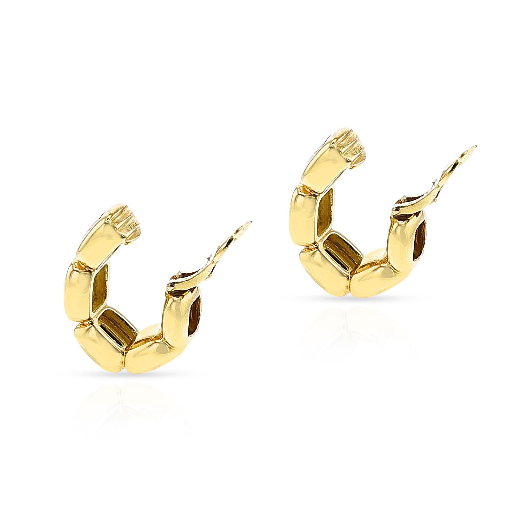 Van Cleef & Arpels Mabe Pearl Hoop Earrings, 18k In Excellent Condition For Sale In New York, NY