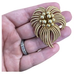 VAN CLEEF & ARPELS Made in France 18k Yellow Gold Brooch Clip 1960s
