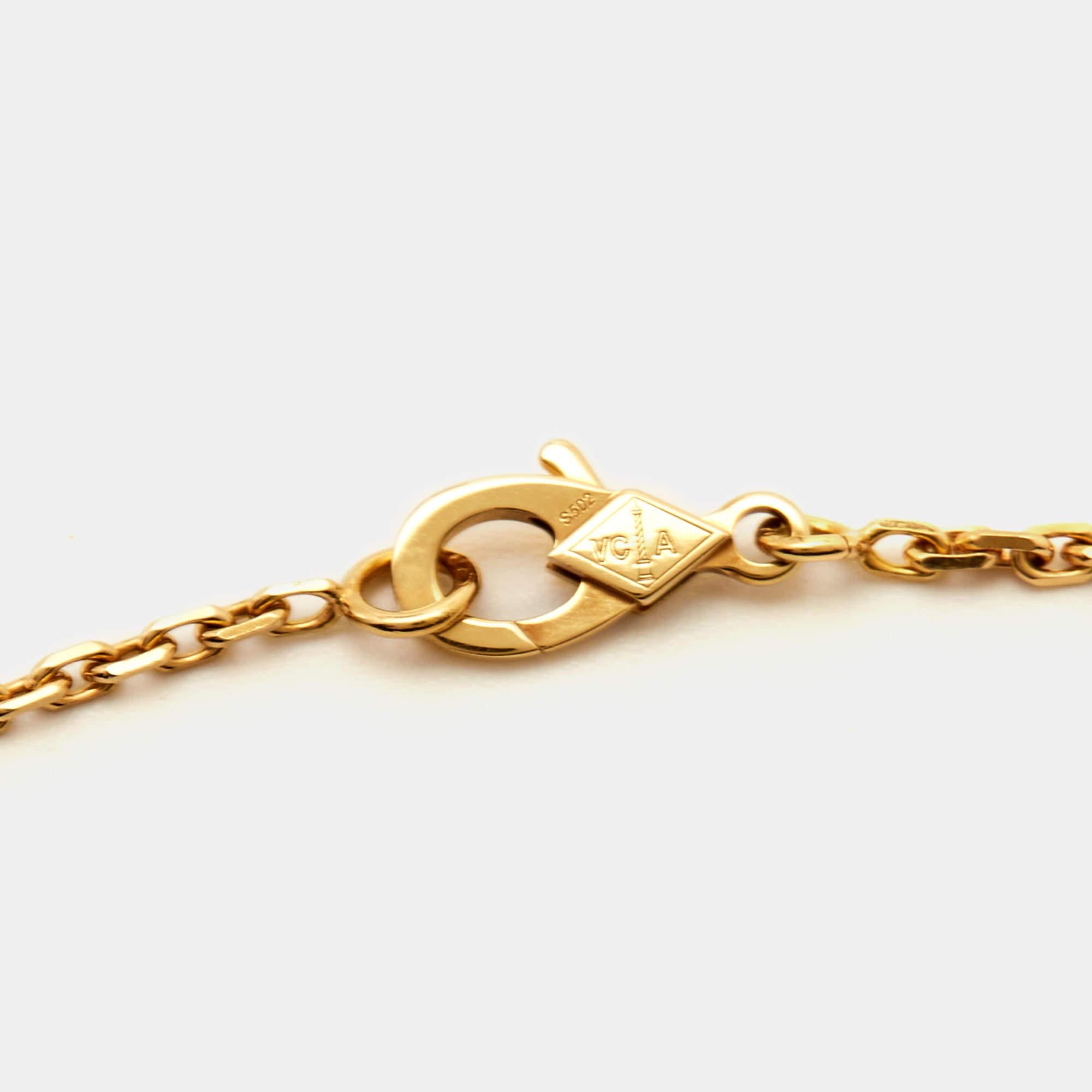 Contemporary Van Cleef & Arpels Magic Alhambra 1 Motif Onyx 18K Yellow Gold Pendant Necklace
