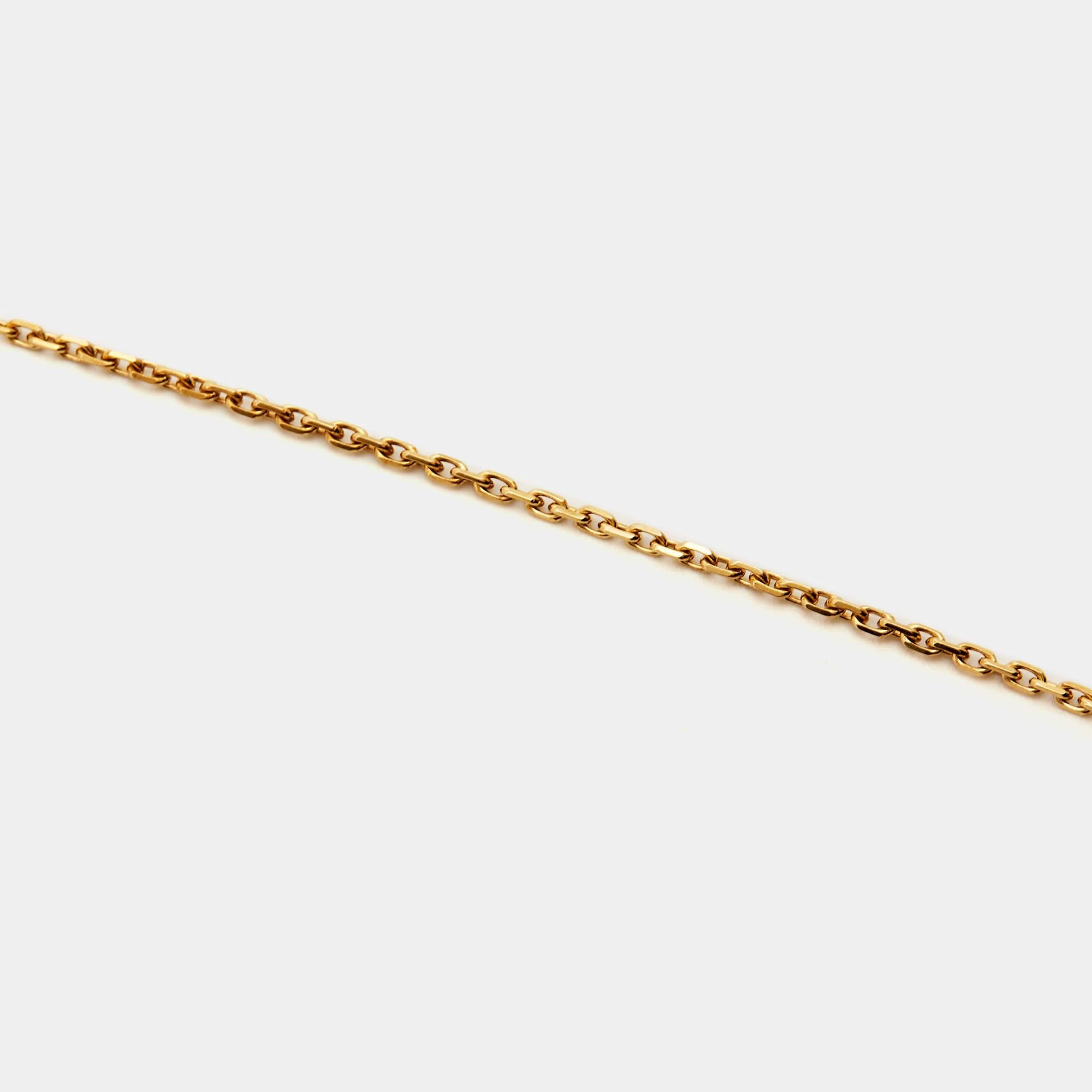 Van Cleef & Arpels Magic Alhambra 1 Motif Onyx 18K Yellow Gold Pendant Necklace In Excellent Condition In Dubai, Al Qouz 2