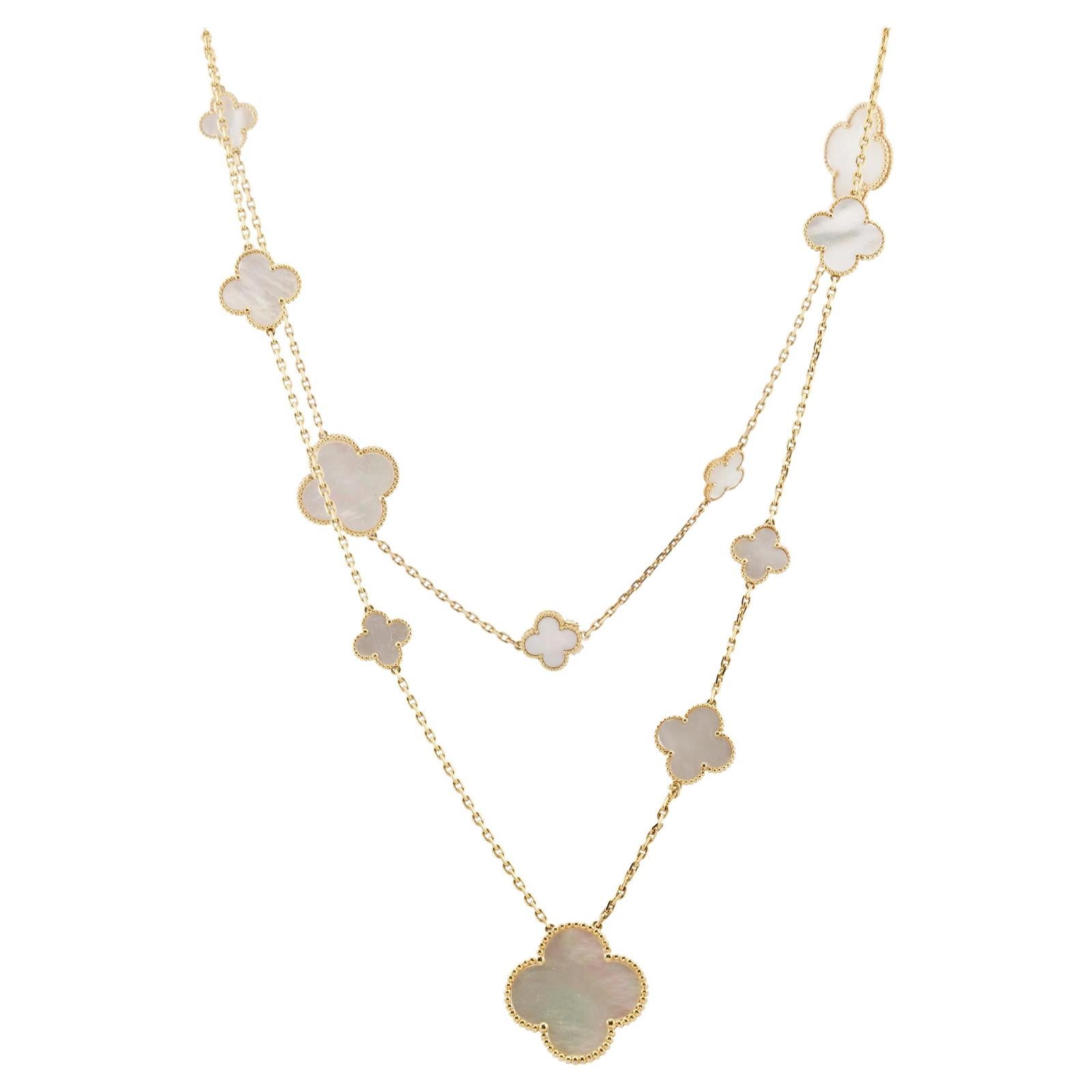VAN CLEEF & ARPELS Collier Magic Alhambra 11 motifs en nacre en vente 2