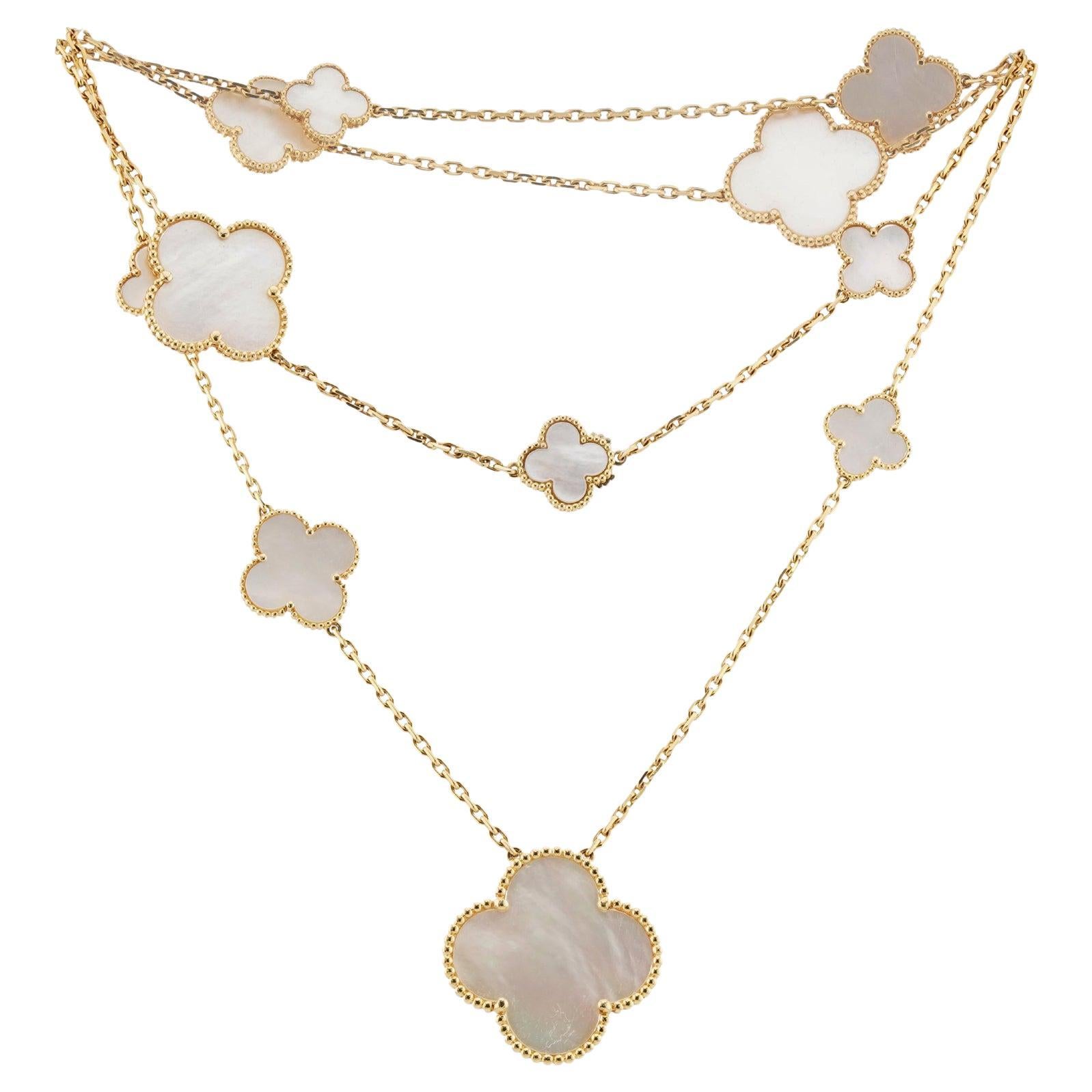 VAN CLEEF & ARPELS Magic Alhambra Halskette mit 11 Perlmutt-Motiven