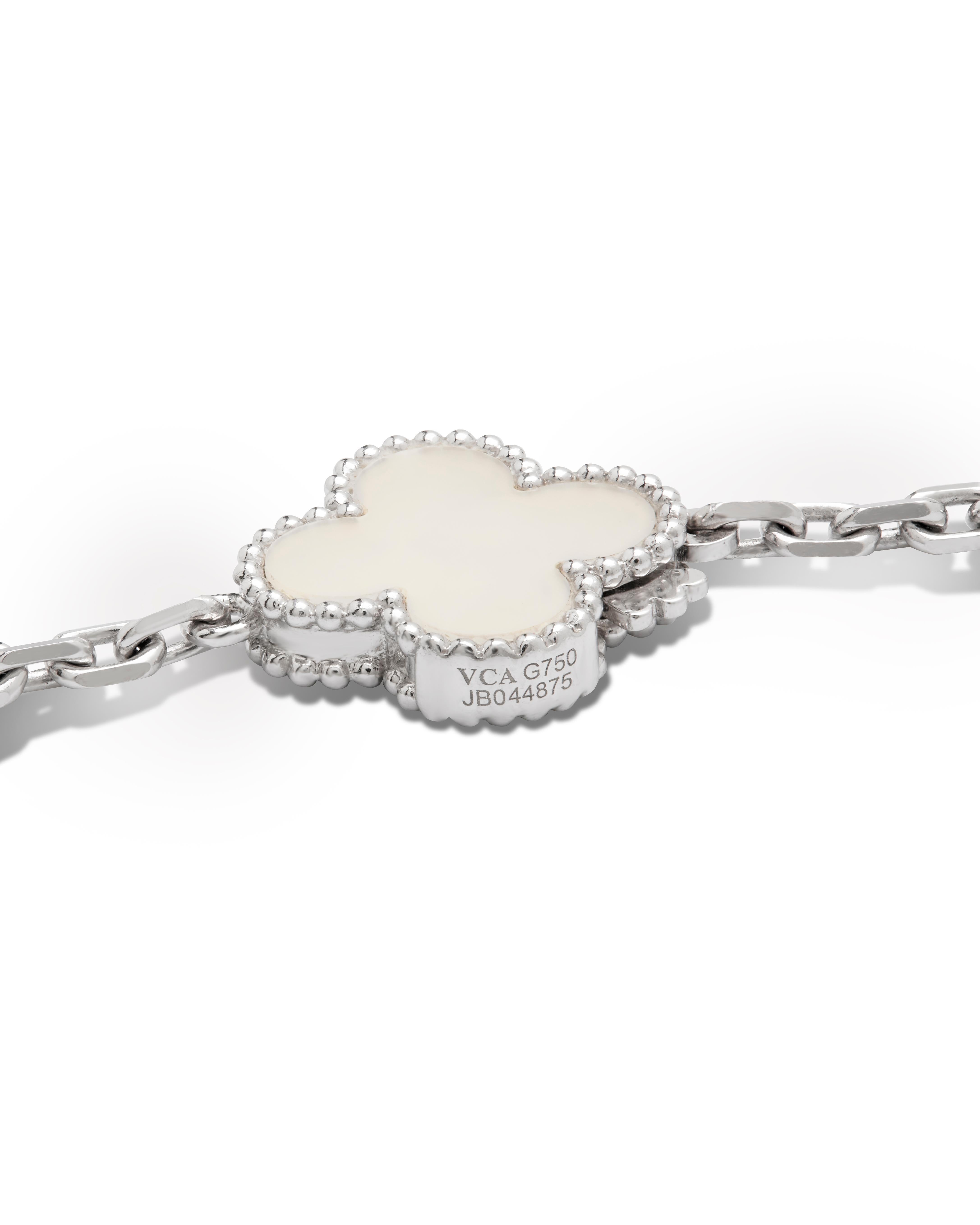 Contemporaneo Collana Magic Alhambra 16 Motif MOP di Van Cleef & Arpels .