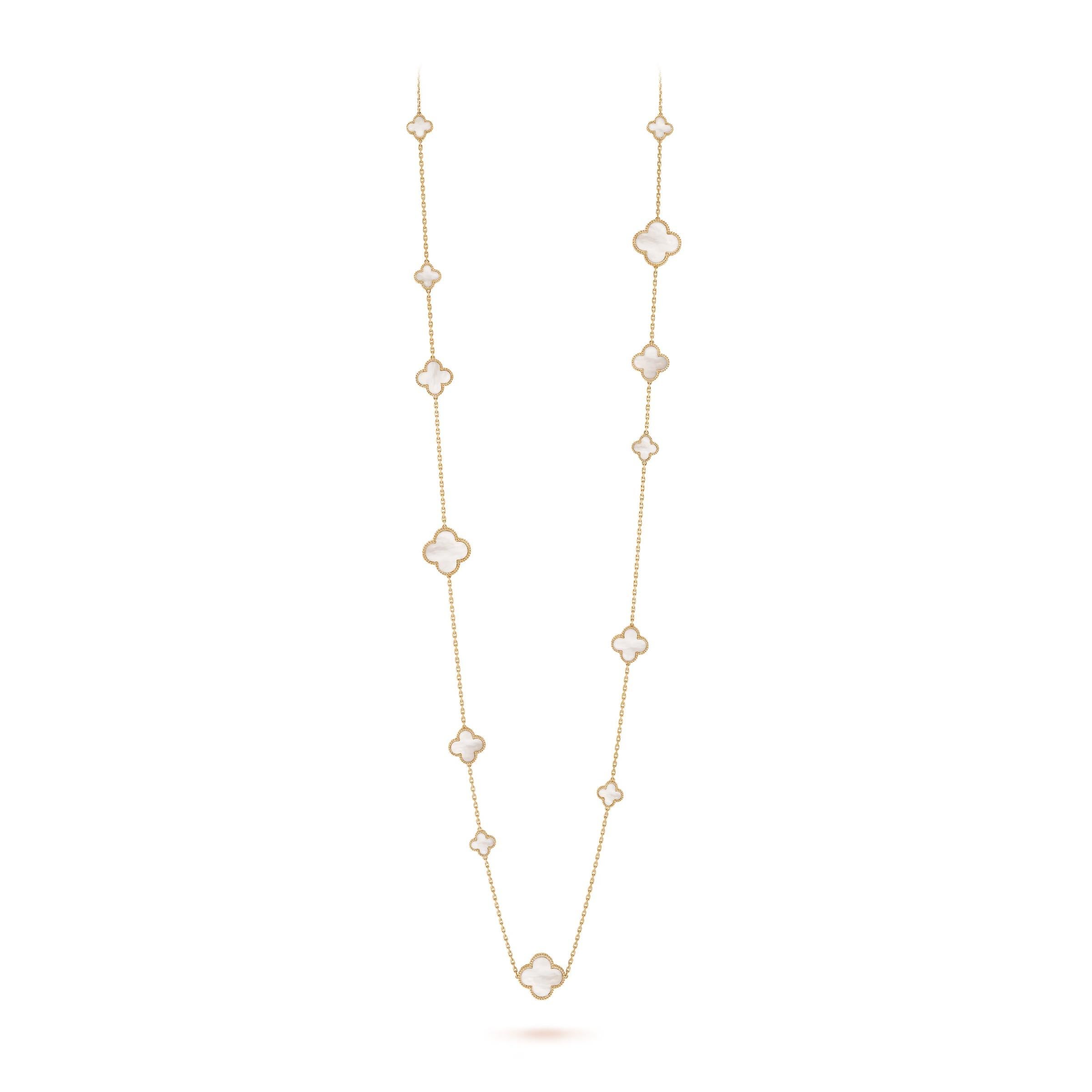 Van Cleef & Arpels Collier en nacre à 16 motifs Magic Alhambra Excellent état - En vente à New York, NY
