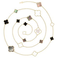 Van Cleef & Arpels, collier long Magic Alhambra à 16 motifs