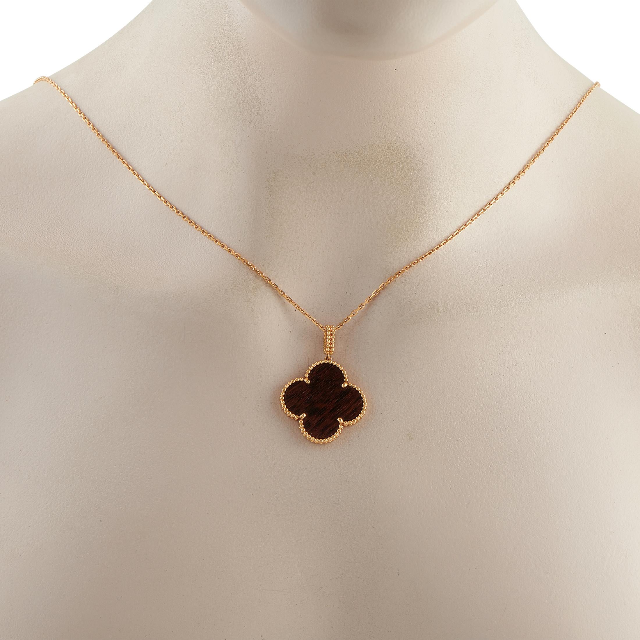 This Van Cleef & Arpels Magic Alhambra necklace plays with proportion. Incredibly versatile, the 36 chain allows you to wear it long or create a double-layered design depending on your mood. An oversized clover motif adds the luxury brands signature