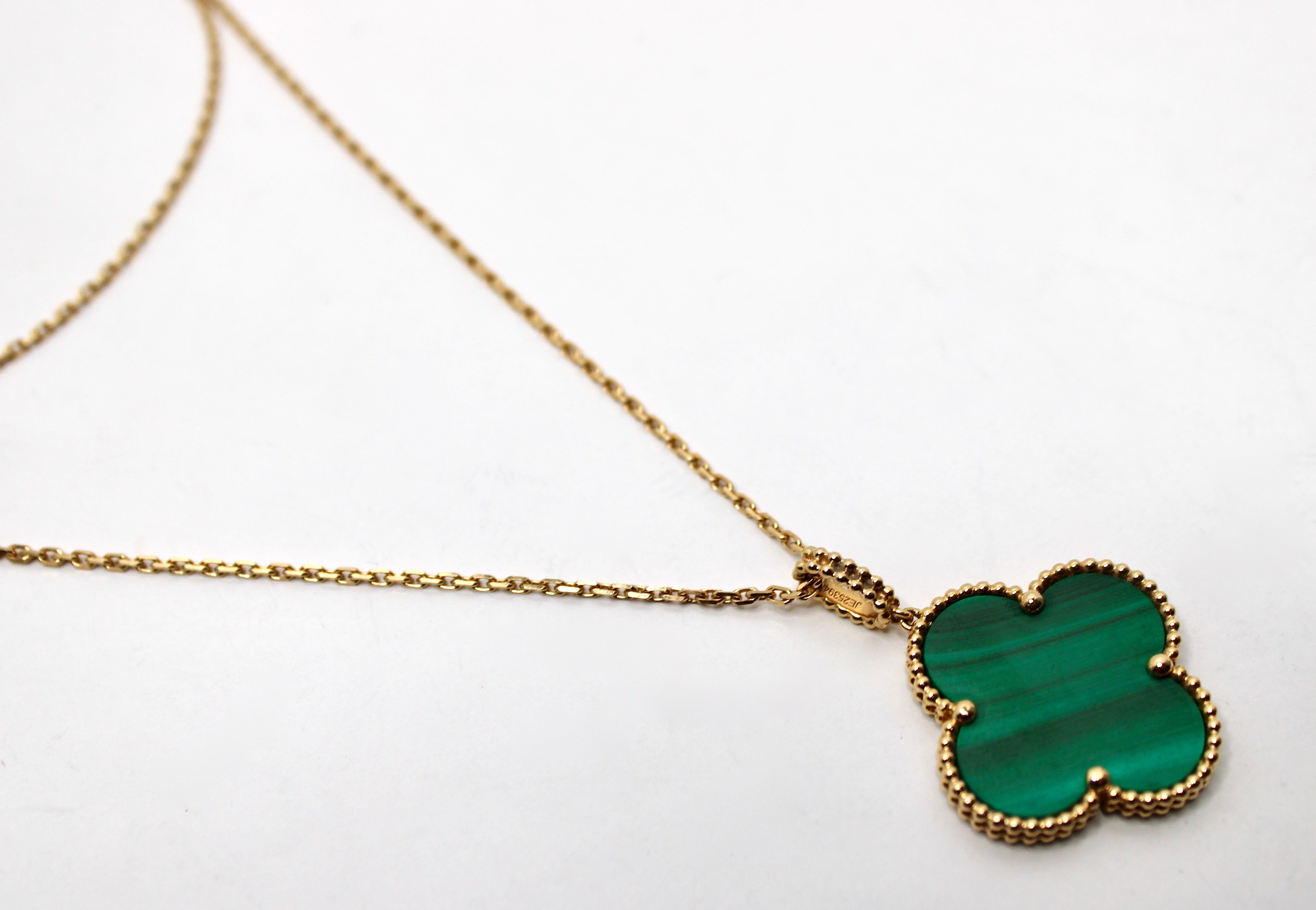Van Cleef & Arpels Magic Alhambra 18k Yellow Gold & Malachite Pendant Necklace For Sale 1