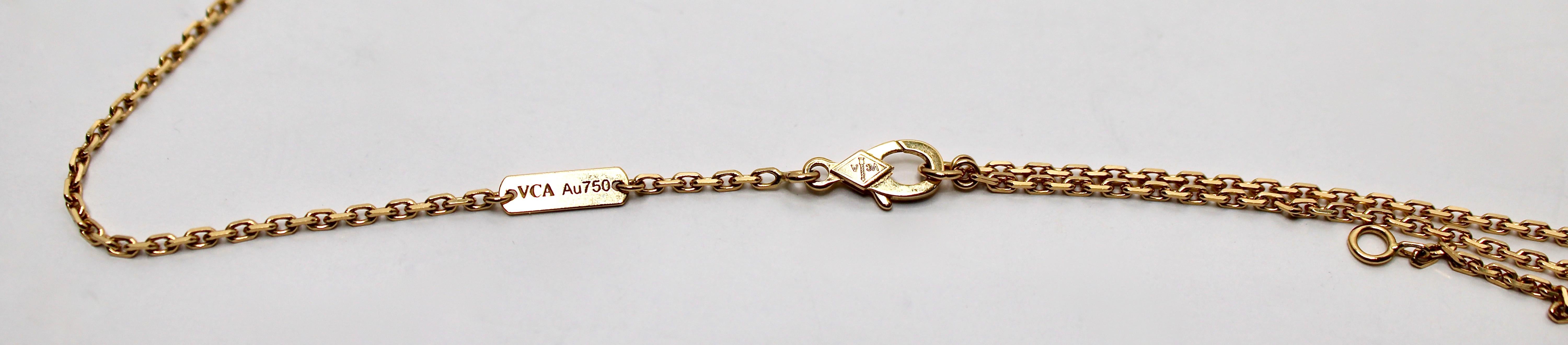 Van Cleef & Arpels Magic Alhambra 18k Yellow Gold & Malachite Pendant Necklace For Sale 3