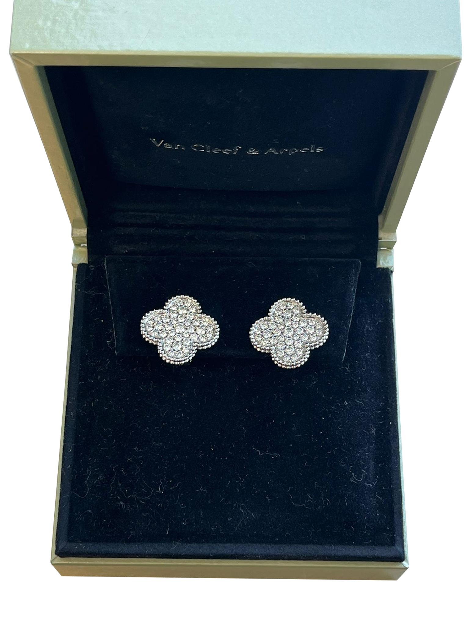 da uomo o donna Van Cleef & Arpels Magic Alhambra Orecchini con diamanti da 2,13 carati in oro bianco 18 carati in vendita