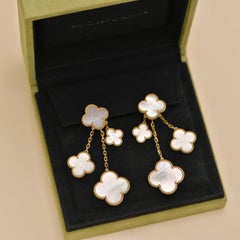 Van Cleef & Arpels Magic Alhambra, orecchini a 4 motivi in oro 18 carati e madreperla