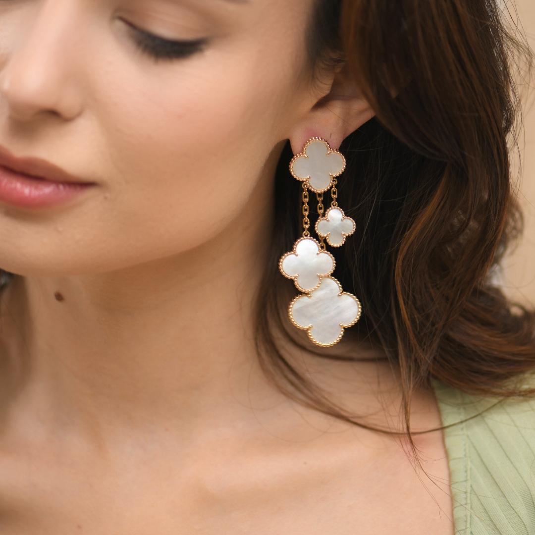 Van Cleef & Arpels Alhambra Mágica 4 Motivos Madreperla Oro Amarillo 18K Sin cortar