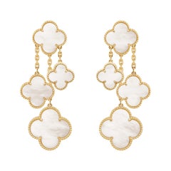 Van Cleef & Arpels Boucles d'oreilles en nacre Magic Alhambra 4 Motifs