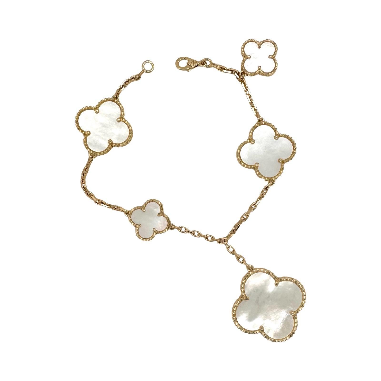 Van Cleef & Arpels Magic Alhambra Armband aus Perlmutt mit 5 Motiven, Gold 1