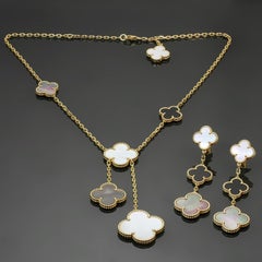 VAN CLEEF & ARPELS Collier Magic Alhambra à 6 motifs et boucles d'oreilles à 3 motifs