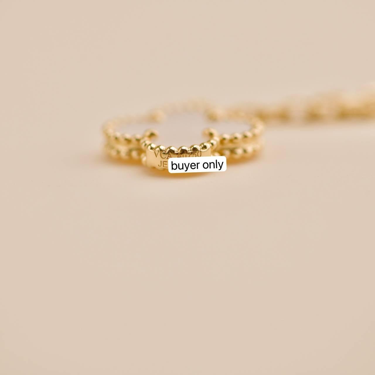 Collar Van Cleef & Arpels Magic Alhambra 6 Motivos MOP Oro Amarillo 18K en venta 4