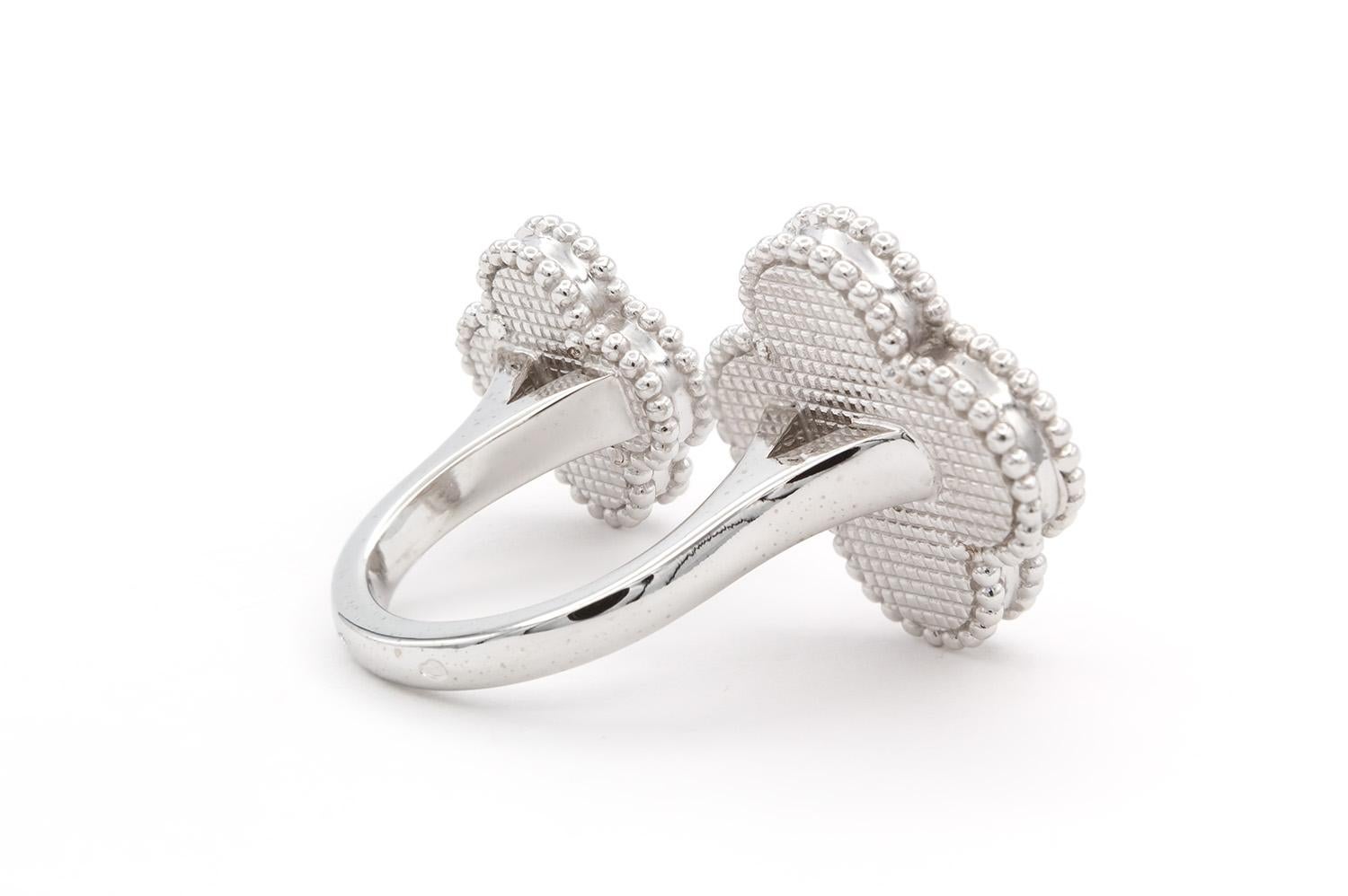 Van Cleef & Arpels Magic Alhambra Between the Finger Ring 18k Mother of Pearl In Excellent Condition In Tustin, CA