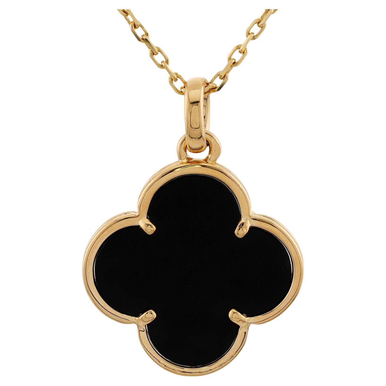 VAN CLEEF & ARPELS Magic Alhambra Black Onyx Yellow Gold Pendant Necklace For Sale