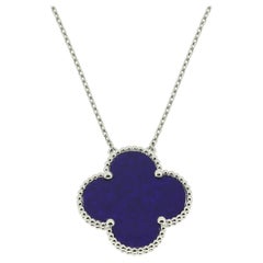 Van Cleef & Arpels Collier en porcelaine de Sèvres bleue Magic Alhambra