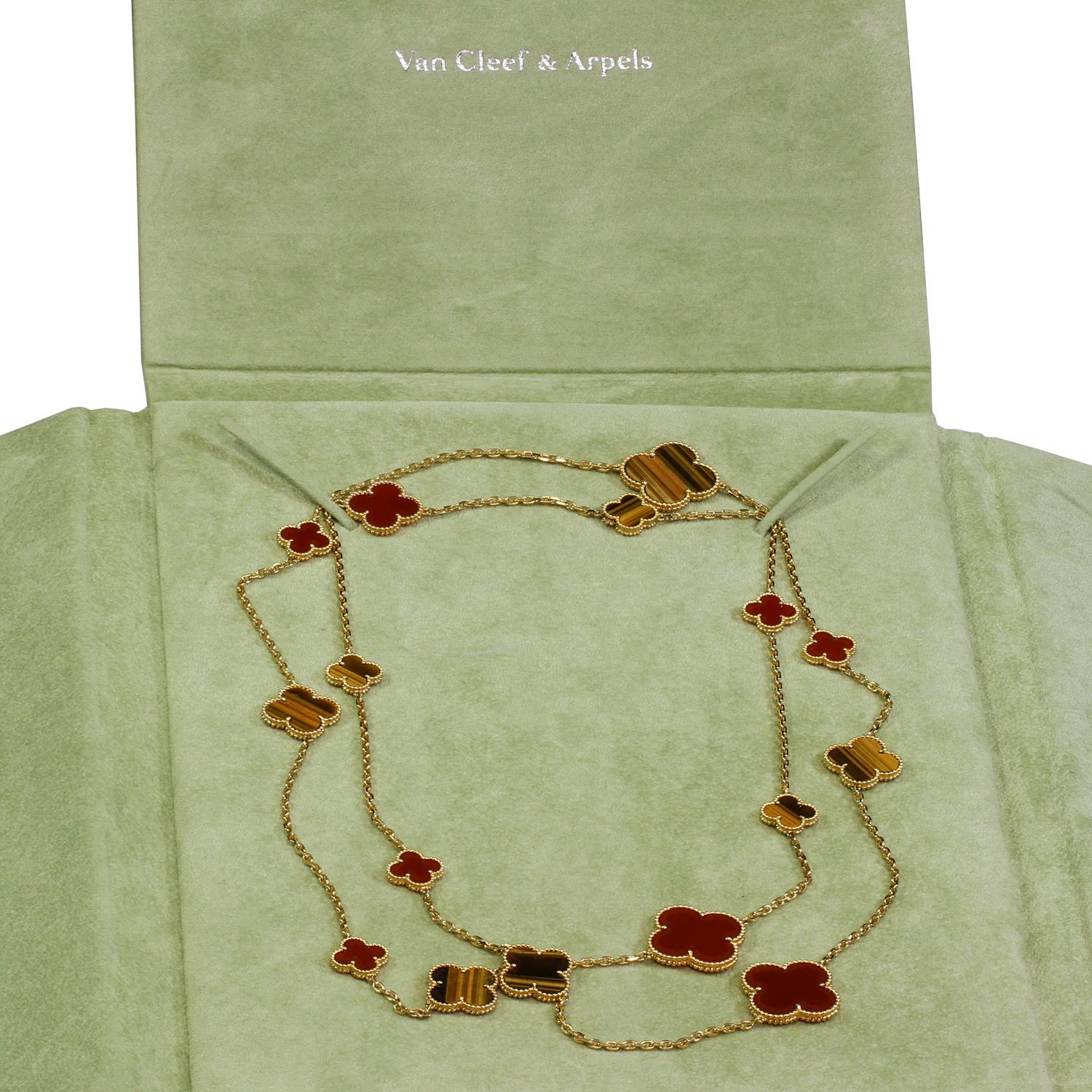 Van Cleef & Arpels Magic Alhambra Lange Halskette mit 16 Tigeraugen-Motiven im Zustand „Hervorragend“ in New York, NY