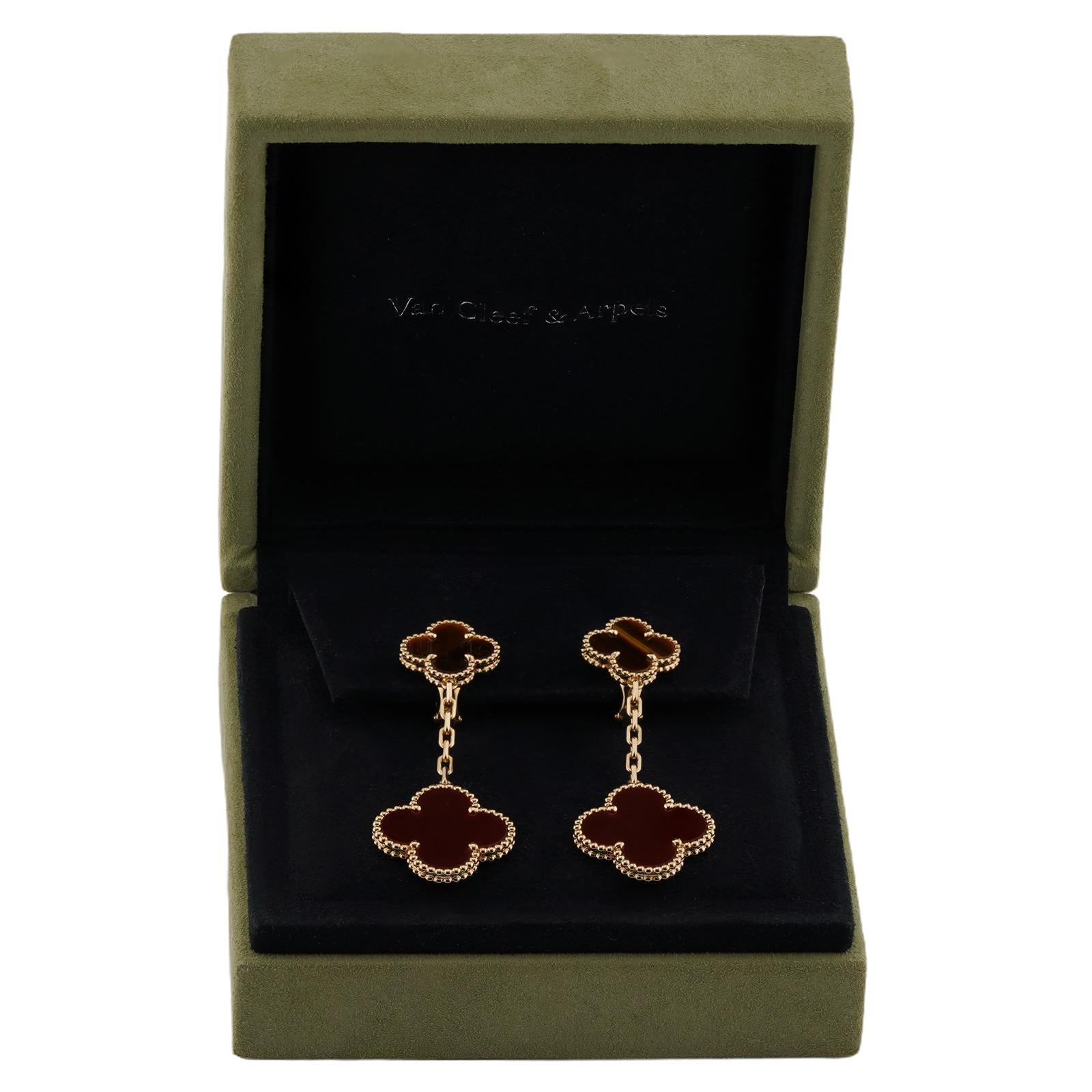 VAN CLEEF & ARPELS Magic Alhambra Carnelian Tiger Eye Yellow Gold Earrings Corte mixto en venta