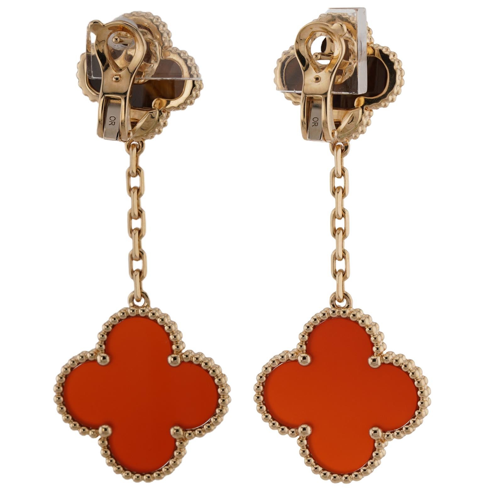 VAN CLEEF & ARPELS Magic Alhambra Carnelian Tiger Eye Yellow Gold Earrings en venta 2